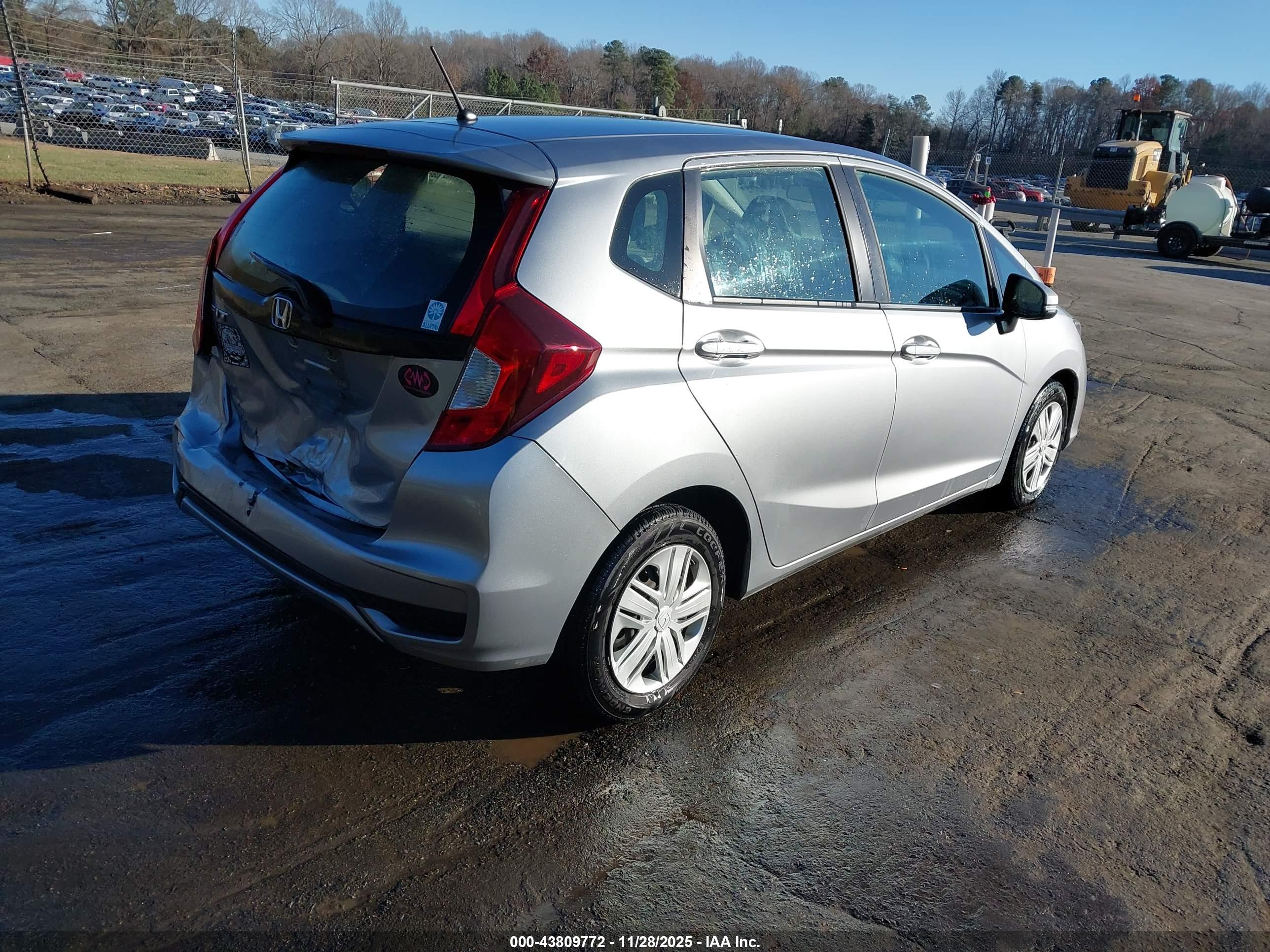 HONDA FIT image 4