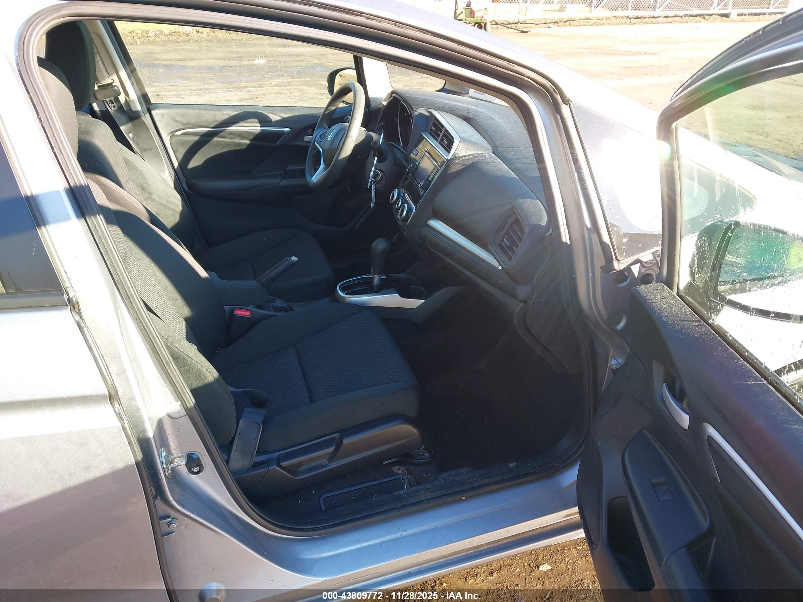 HONDA FIT image 5