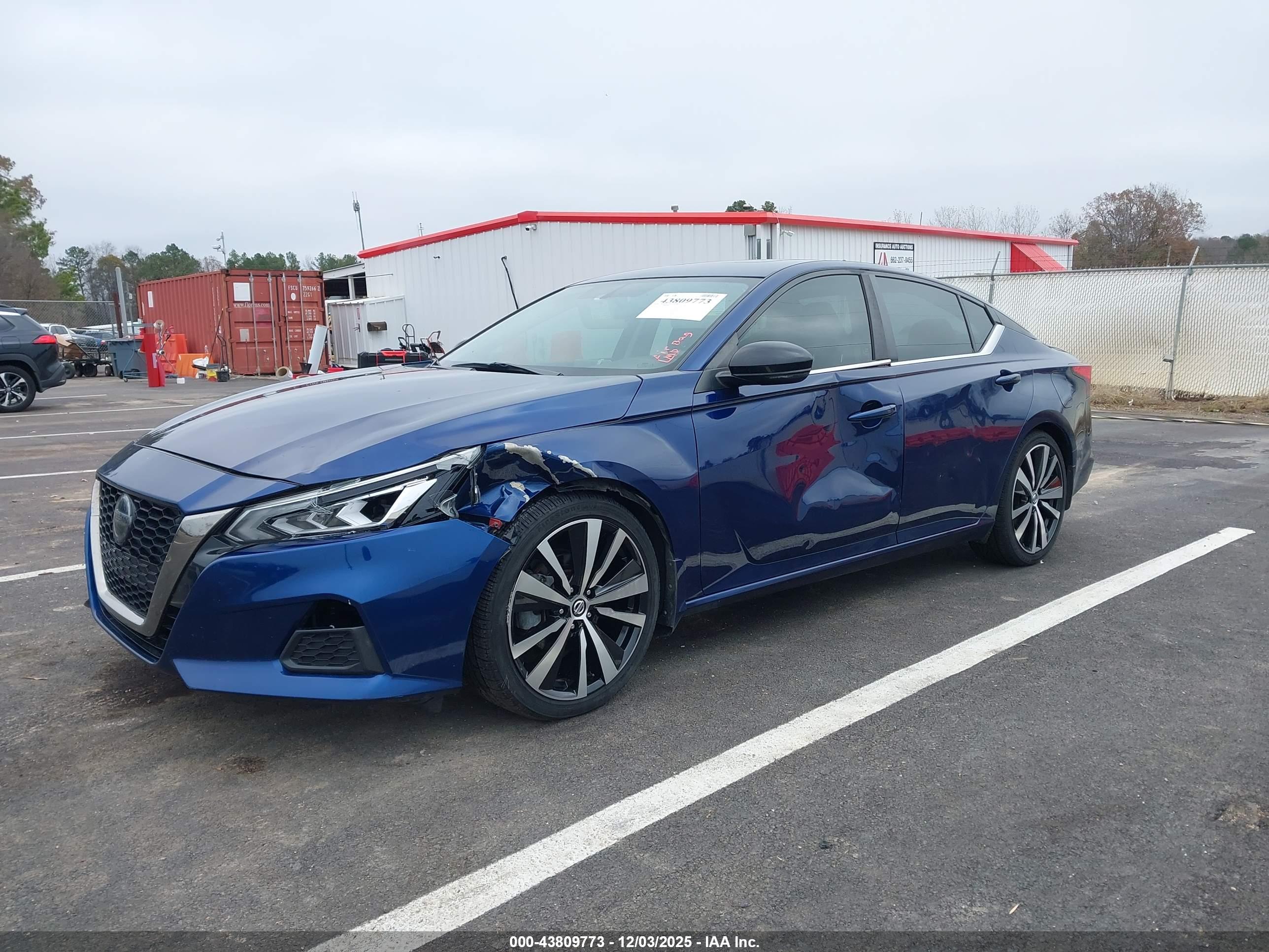 NISSAN ALTIMA image 2