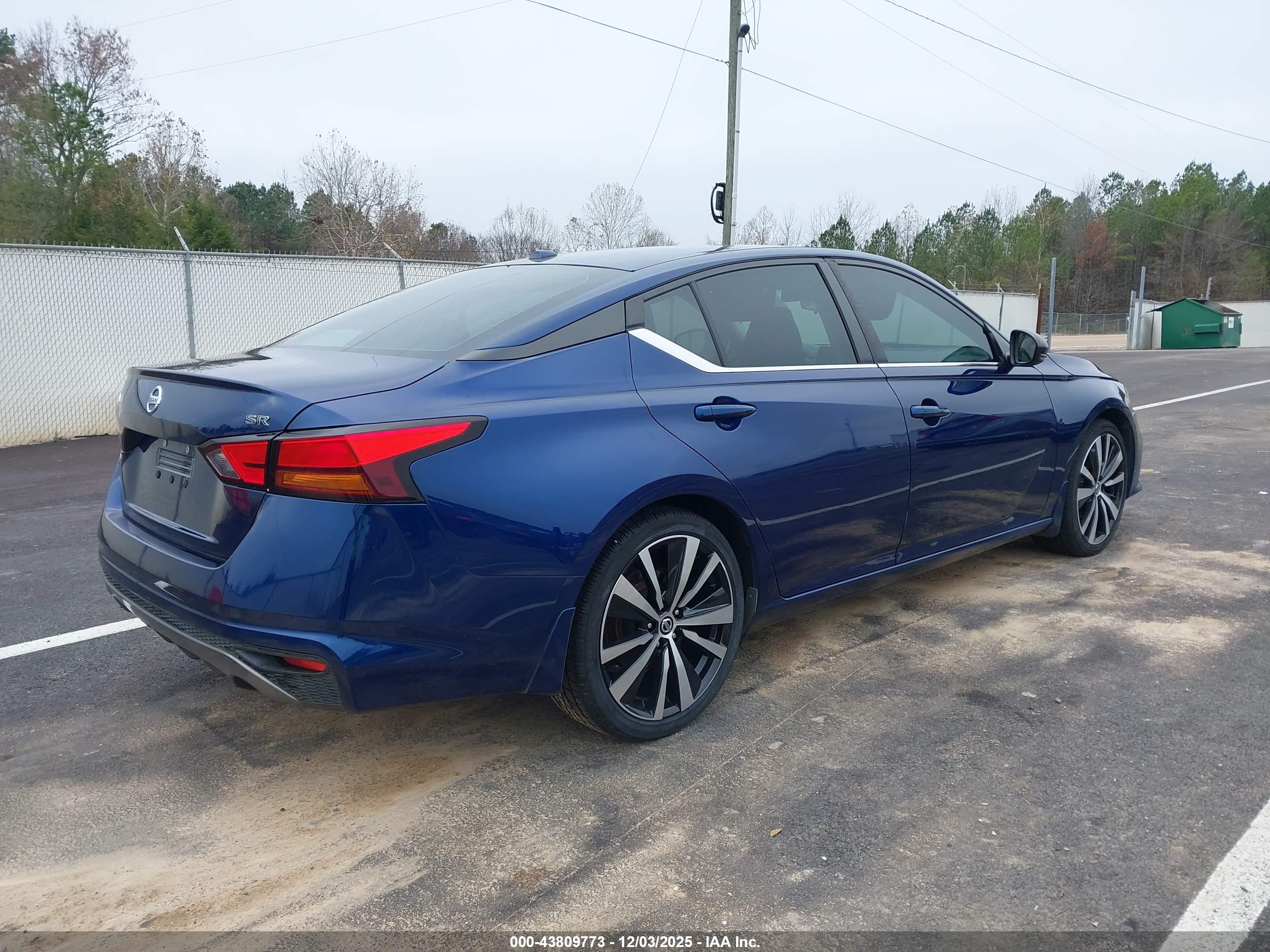 NISSAN ALTIMA image 4