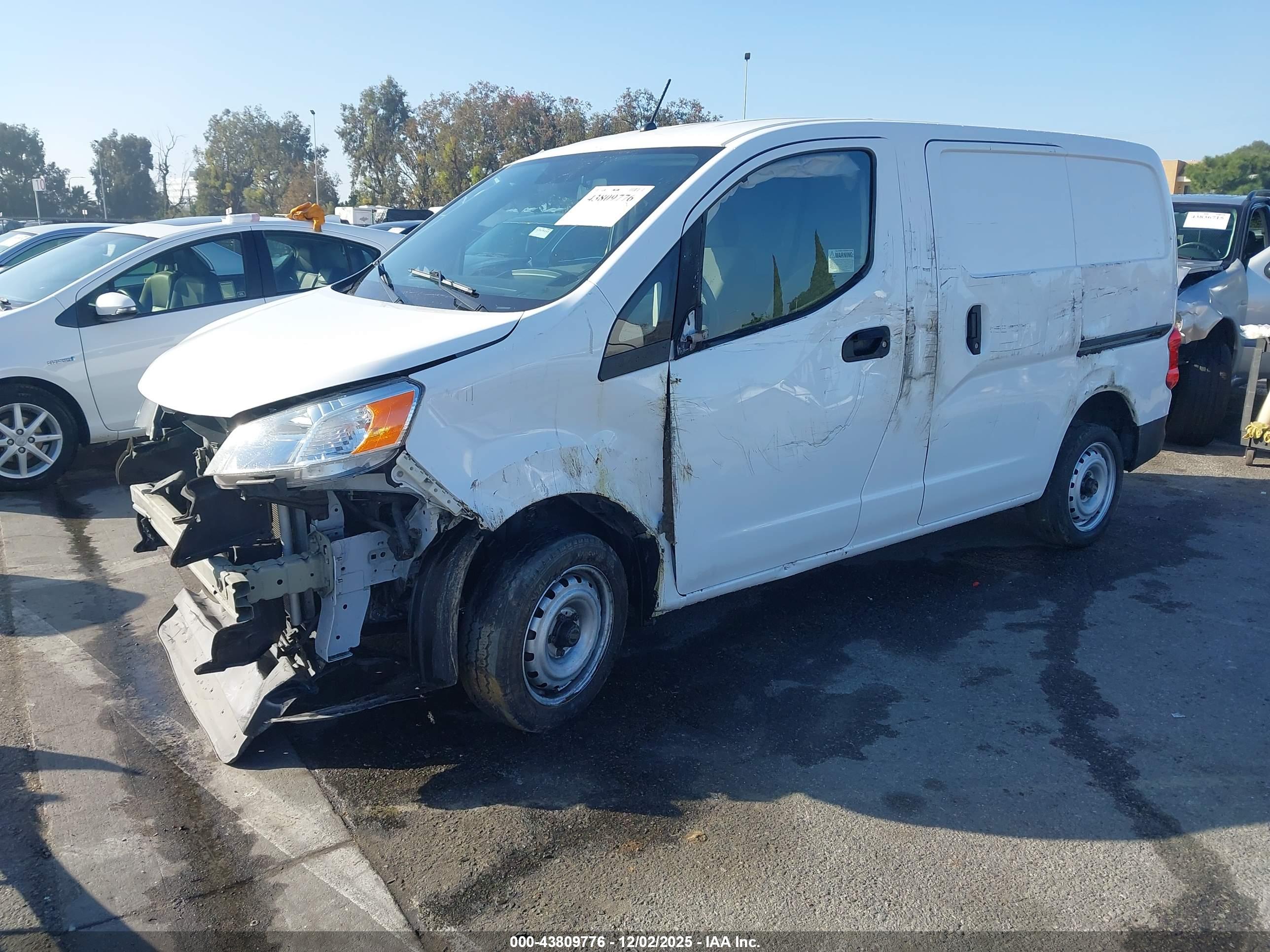 NISSAN NV200 image 2