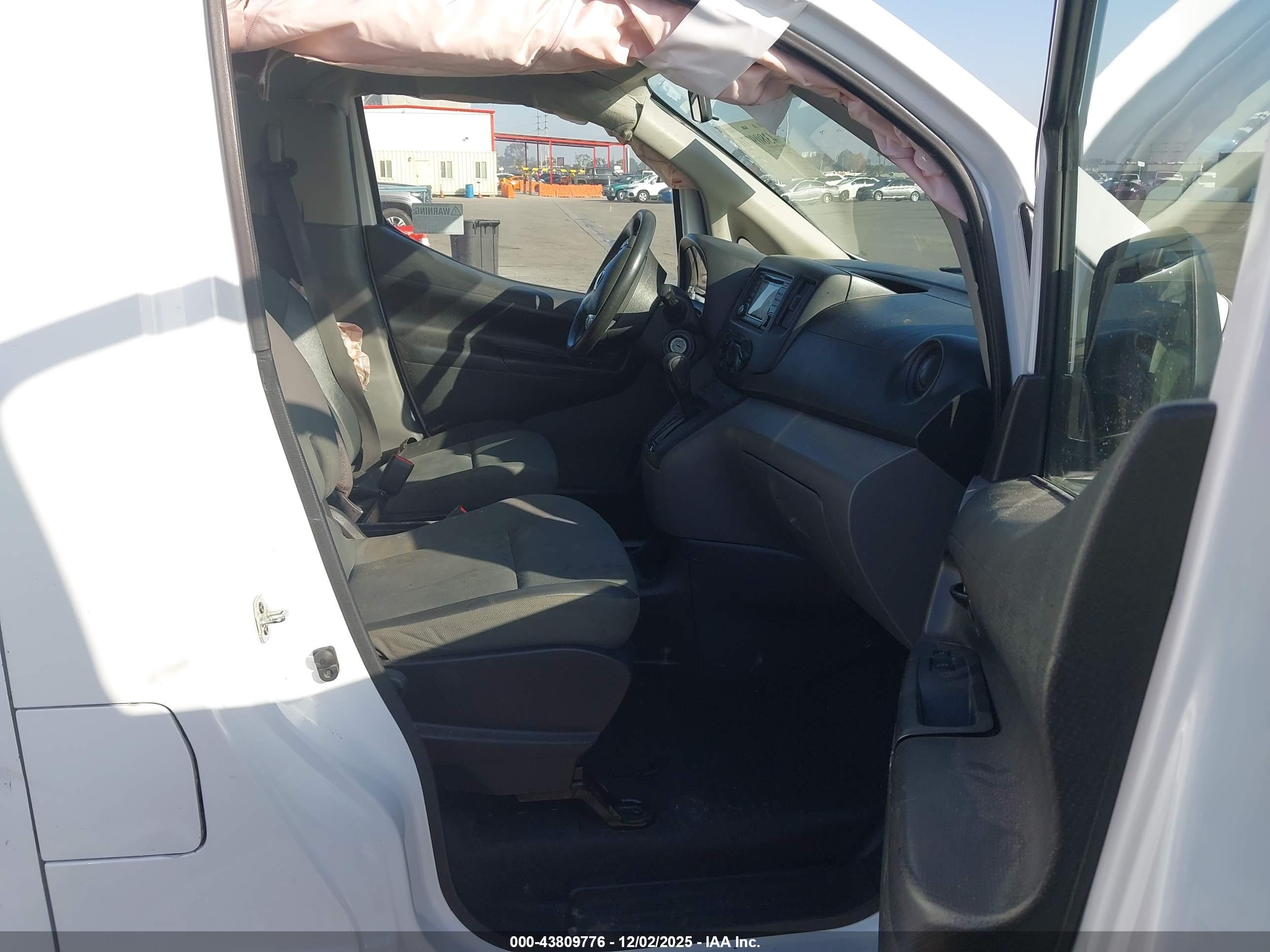 NISSAN NV200 image 5