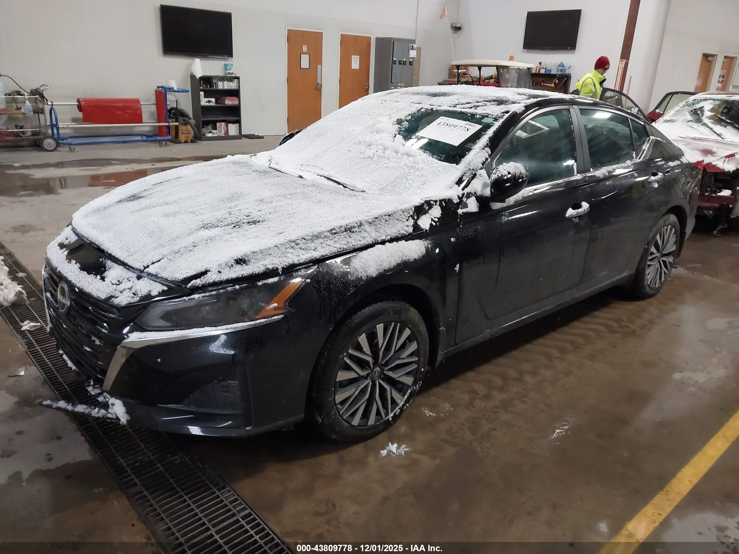 NISSAN ALTIMA image 2