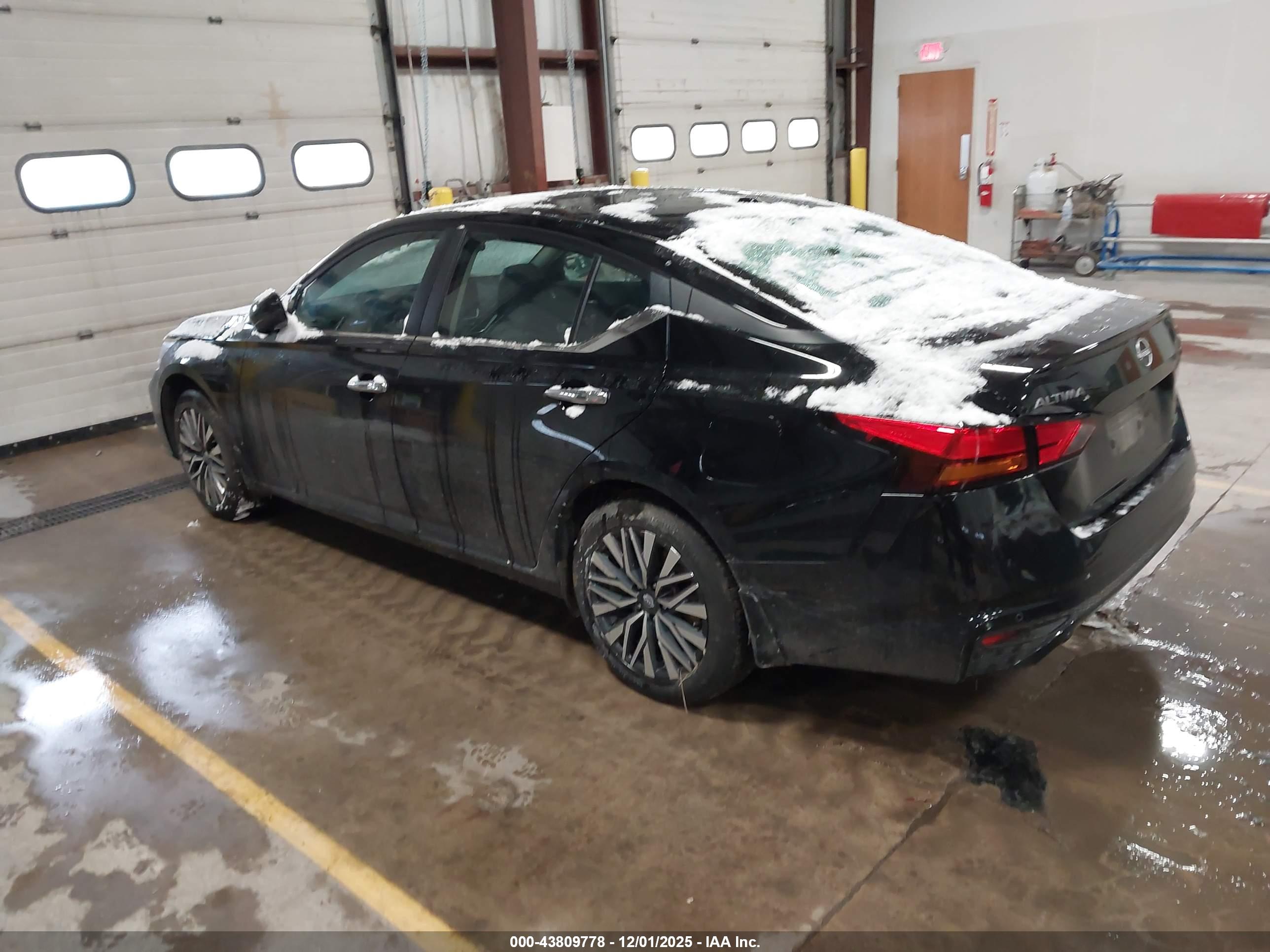 NISSAN ALTIMA image 3