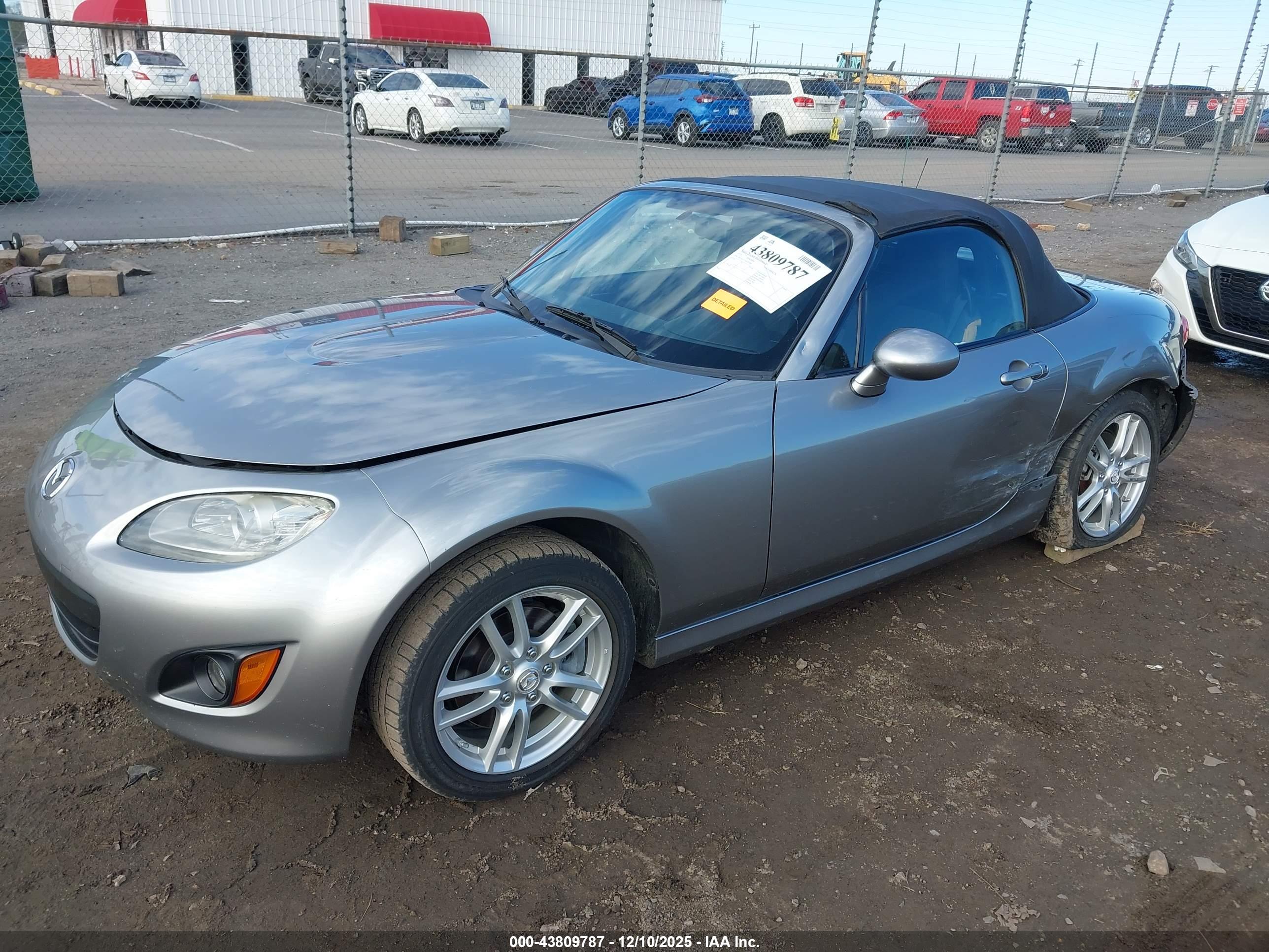 MAZDA MX-5 image 2