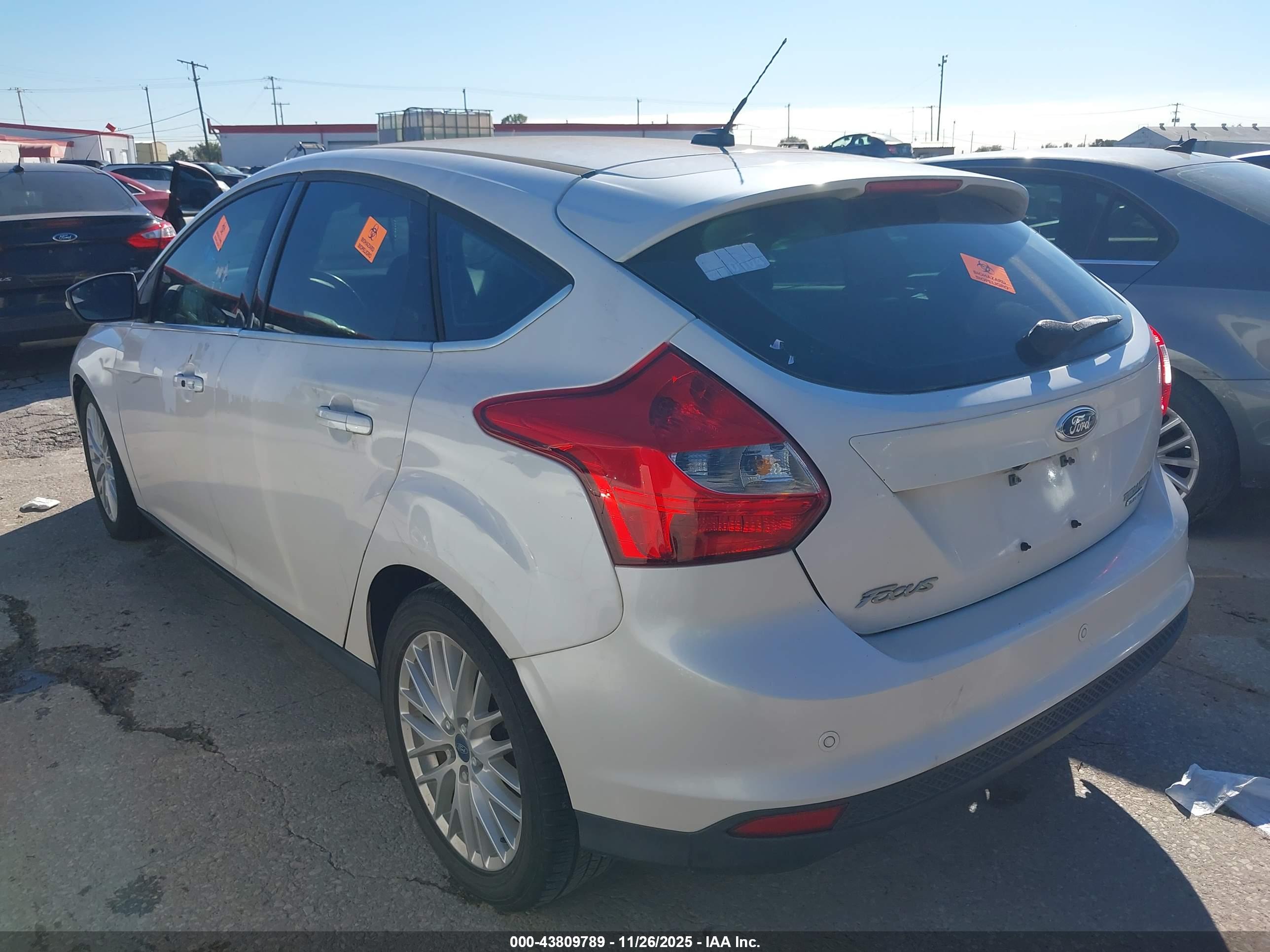 FORD FOCUS image 3