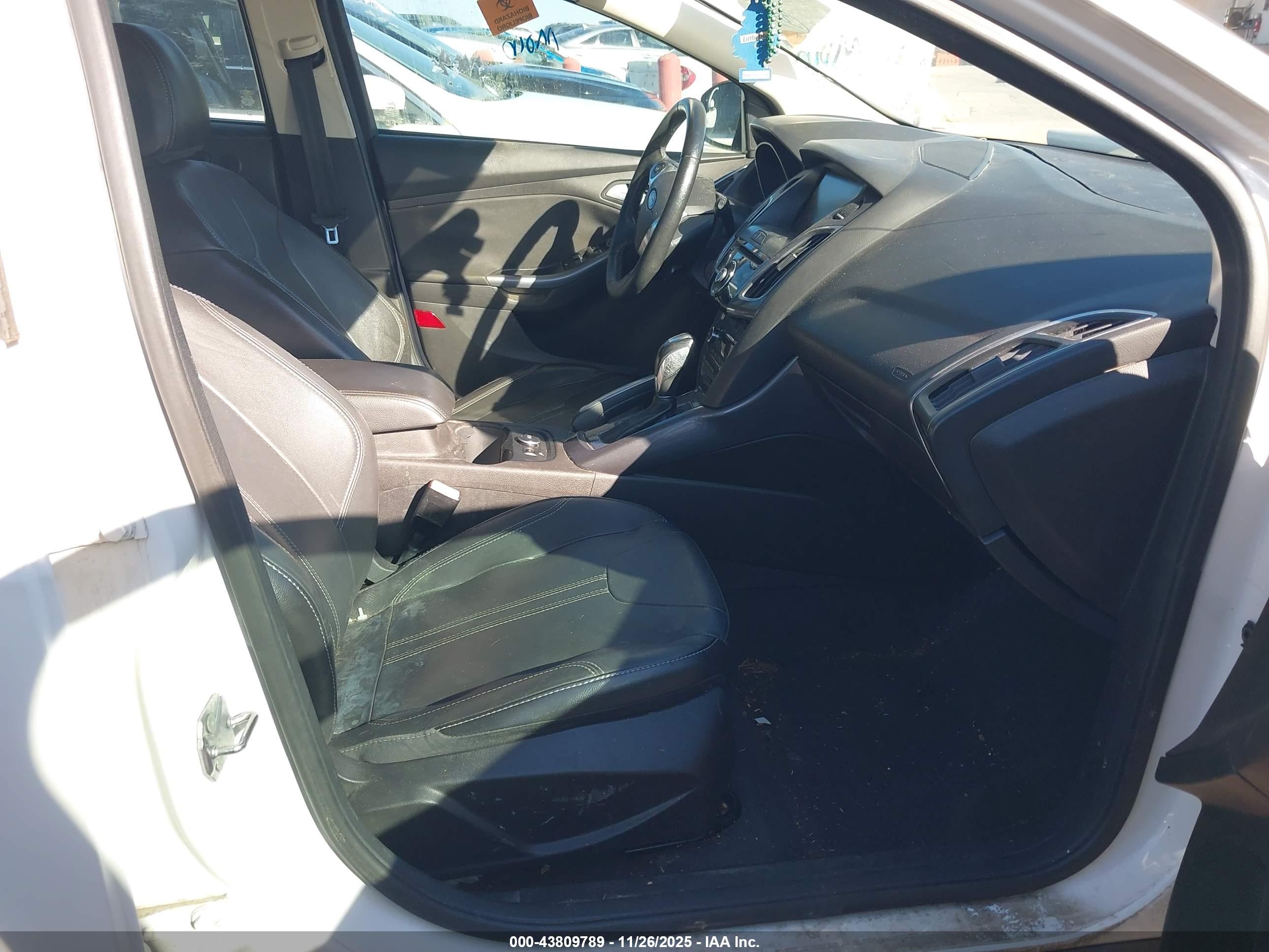 FORD FOCUS image 5