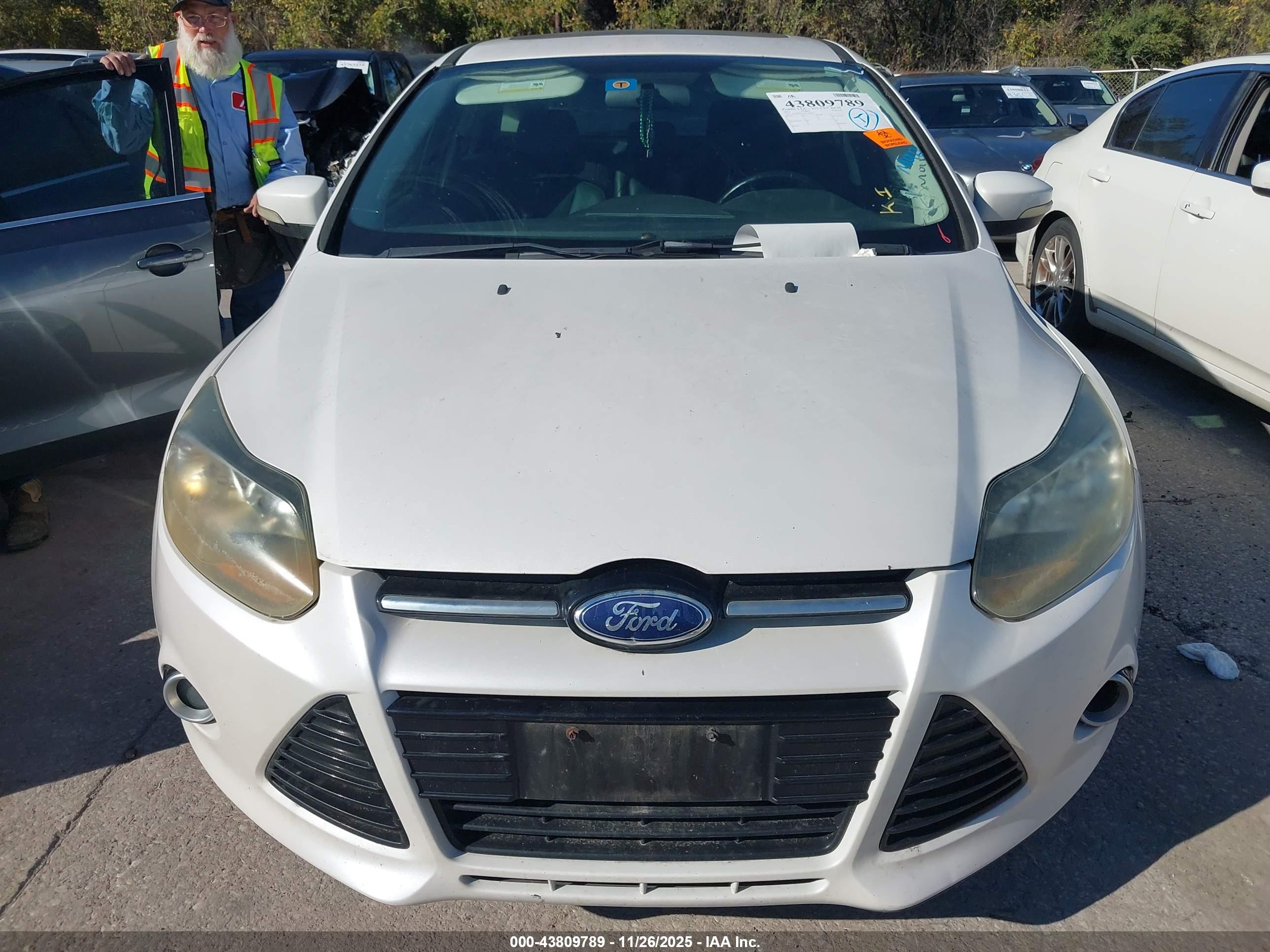 FORD FOCUS image 6