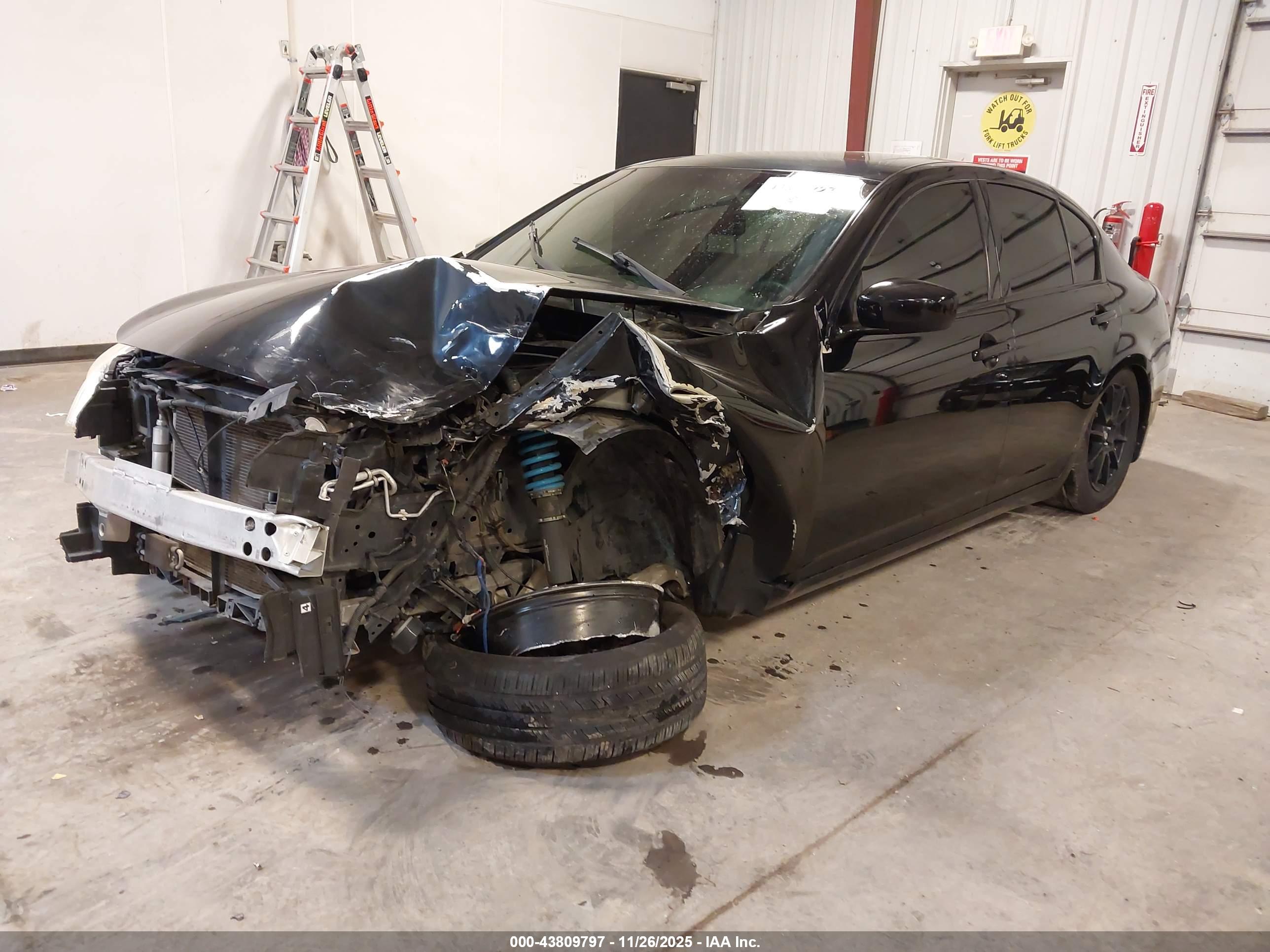 INFINITI G37 image 2