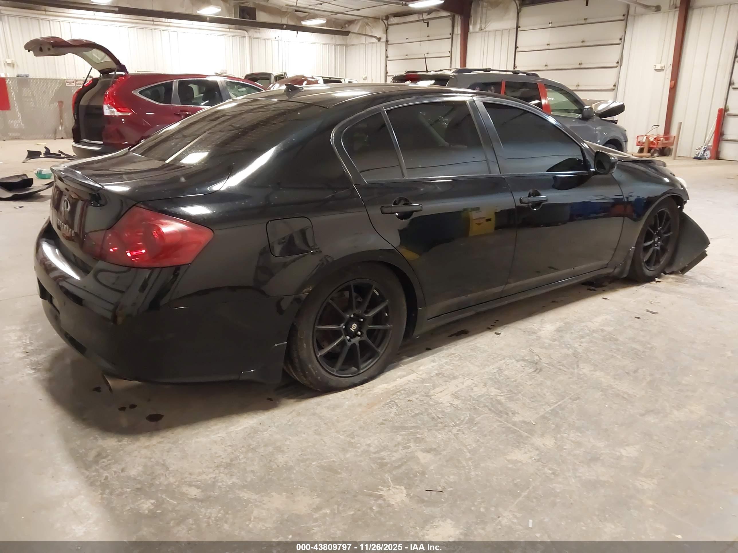 INFINITI G37 image 4