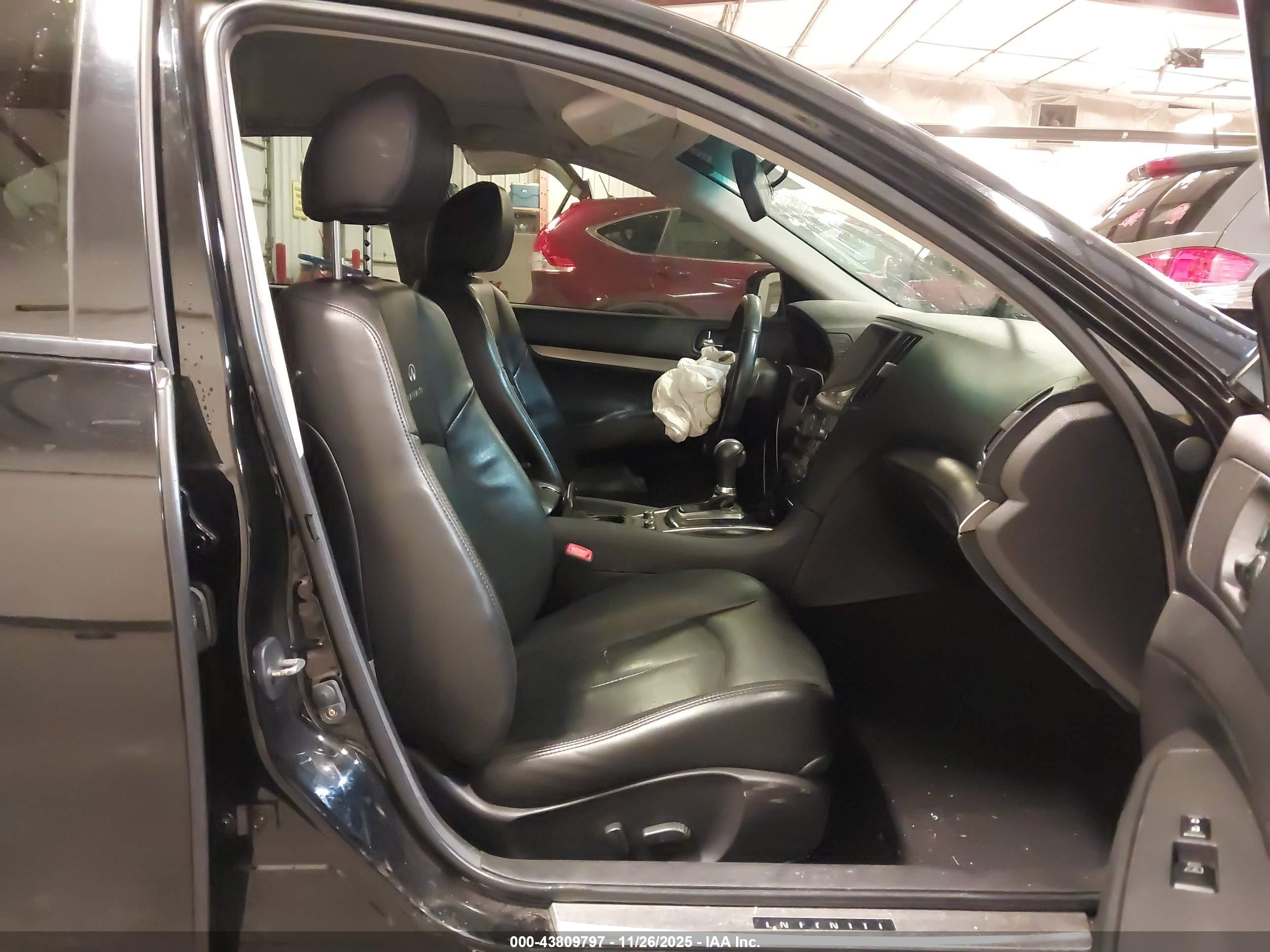 INFINITI G37 image 5
