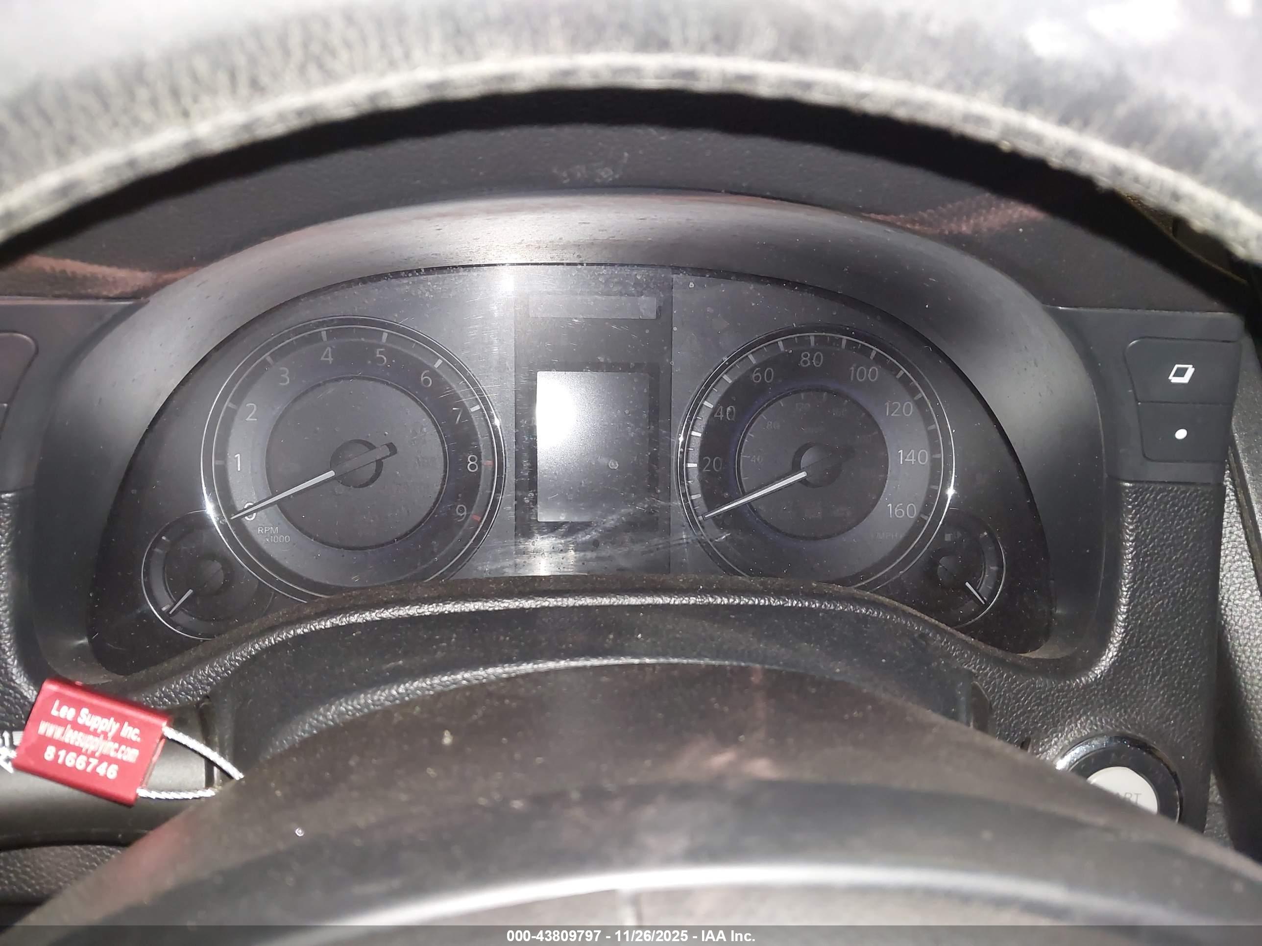 INFINITI G37 image 7