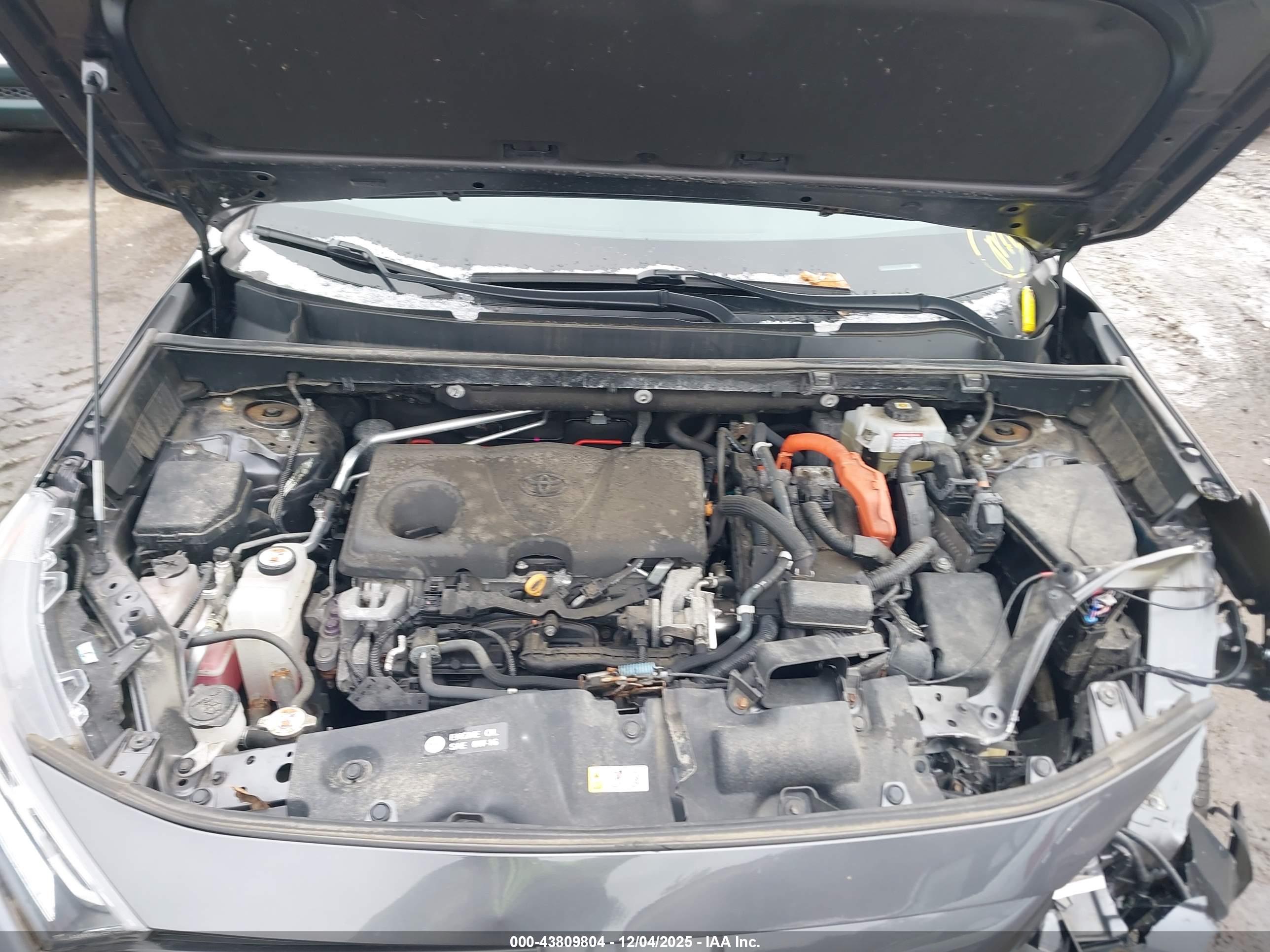 TOYOTA RAV4 image 10