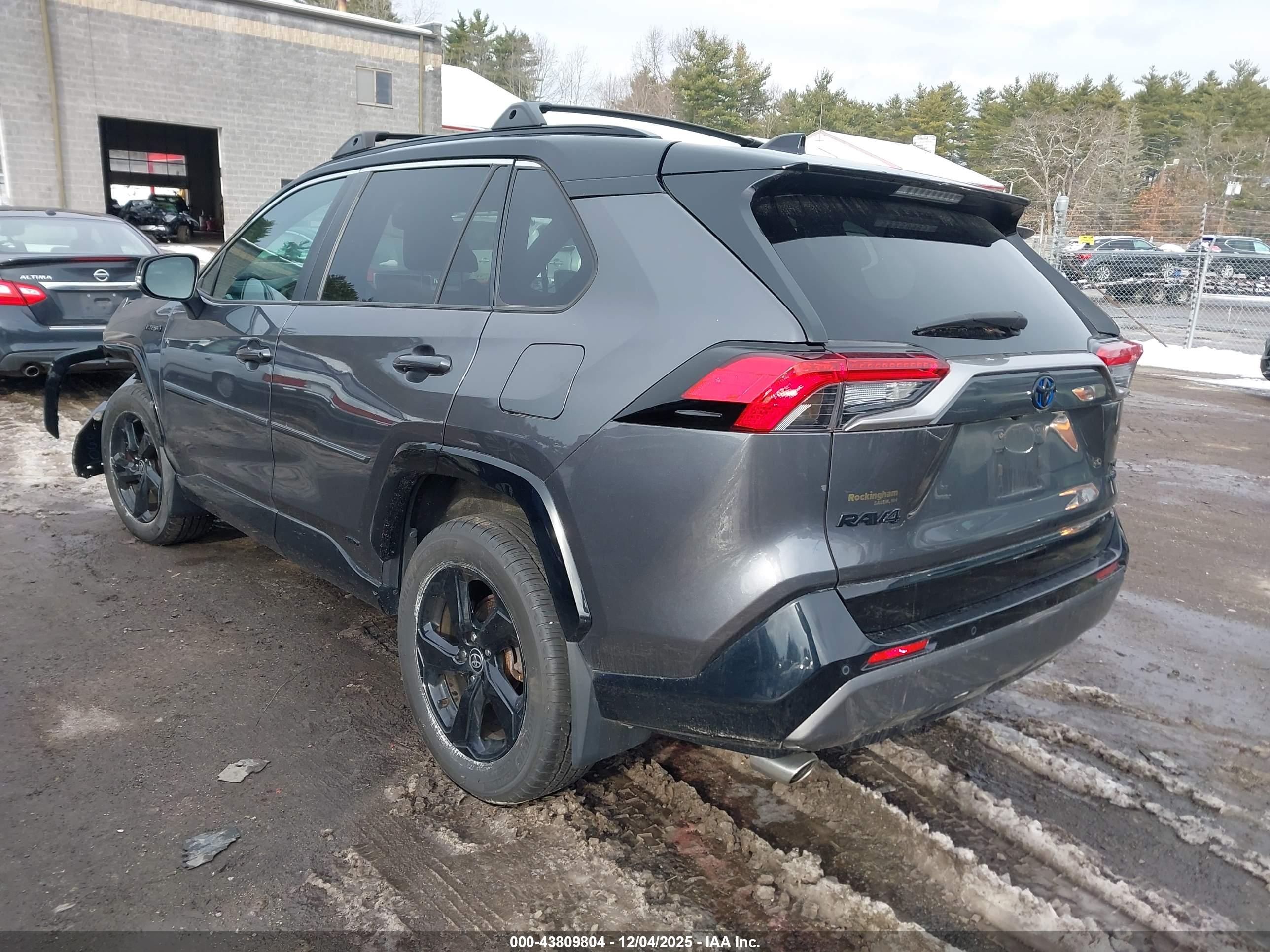 TOYOTA RAV4 image 3