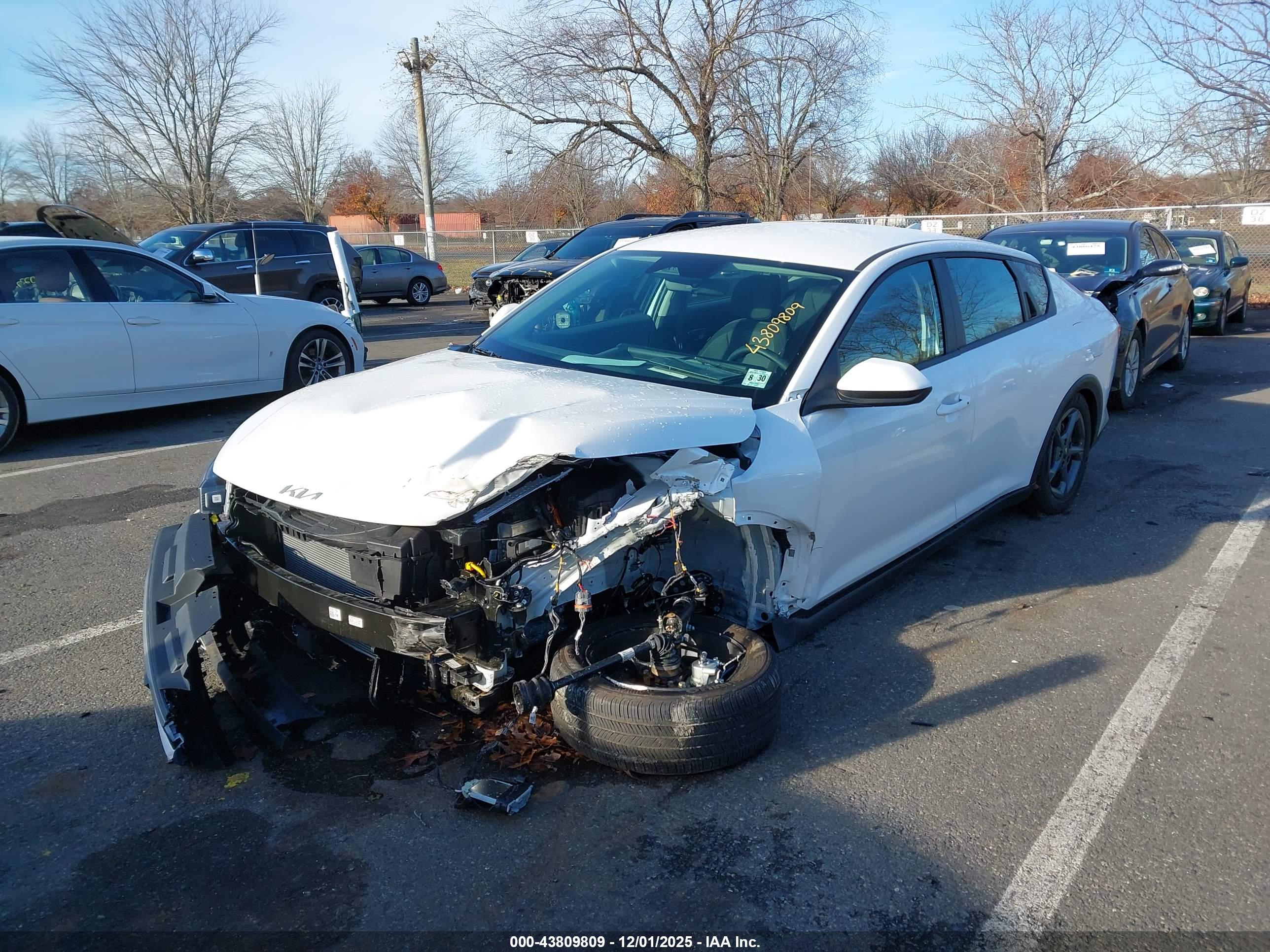 KIA K4 image 2