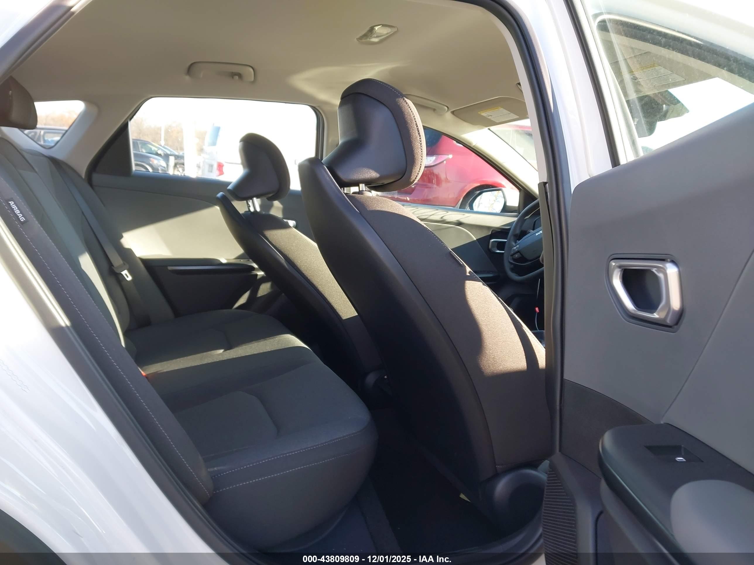 KIA K4 image 8