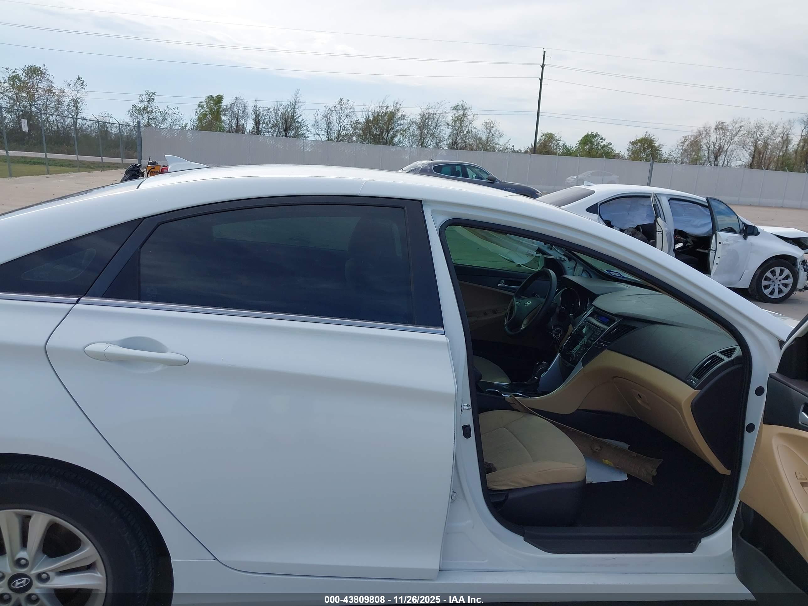 HYUNDAI SONATA image 5