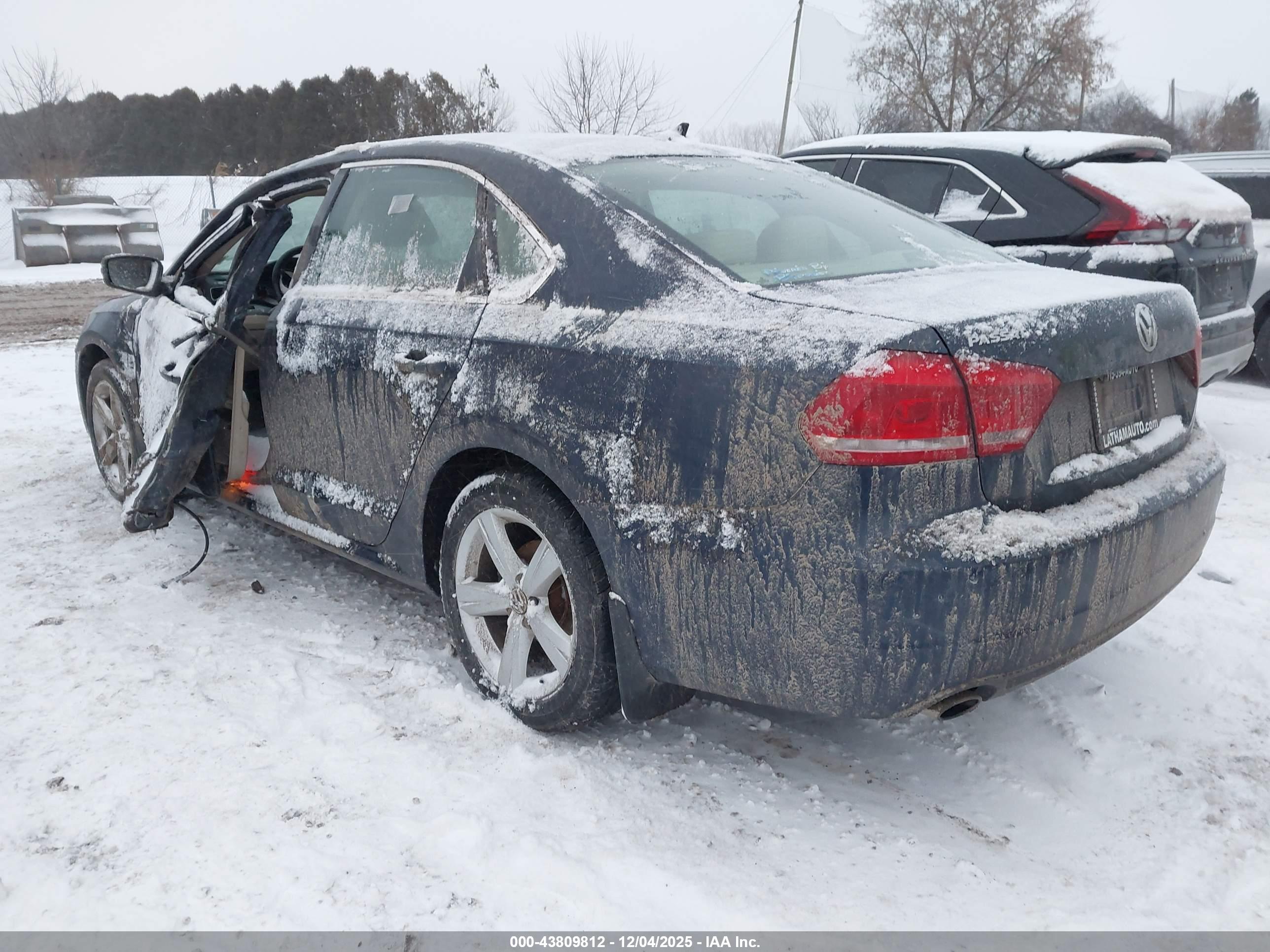 VOLKSWAGEN PASSAT image 3