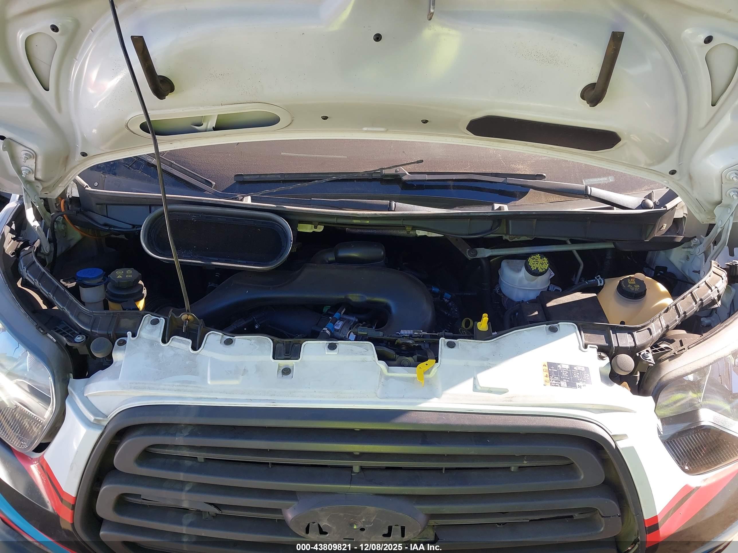 FORD TRANSIT-250 image 10