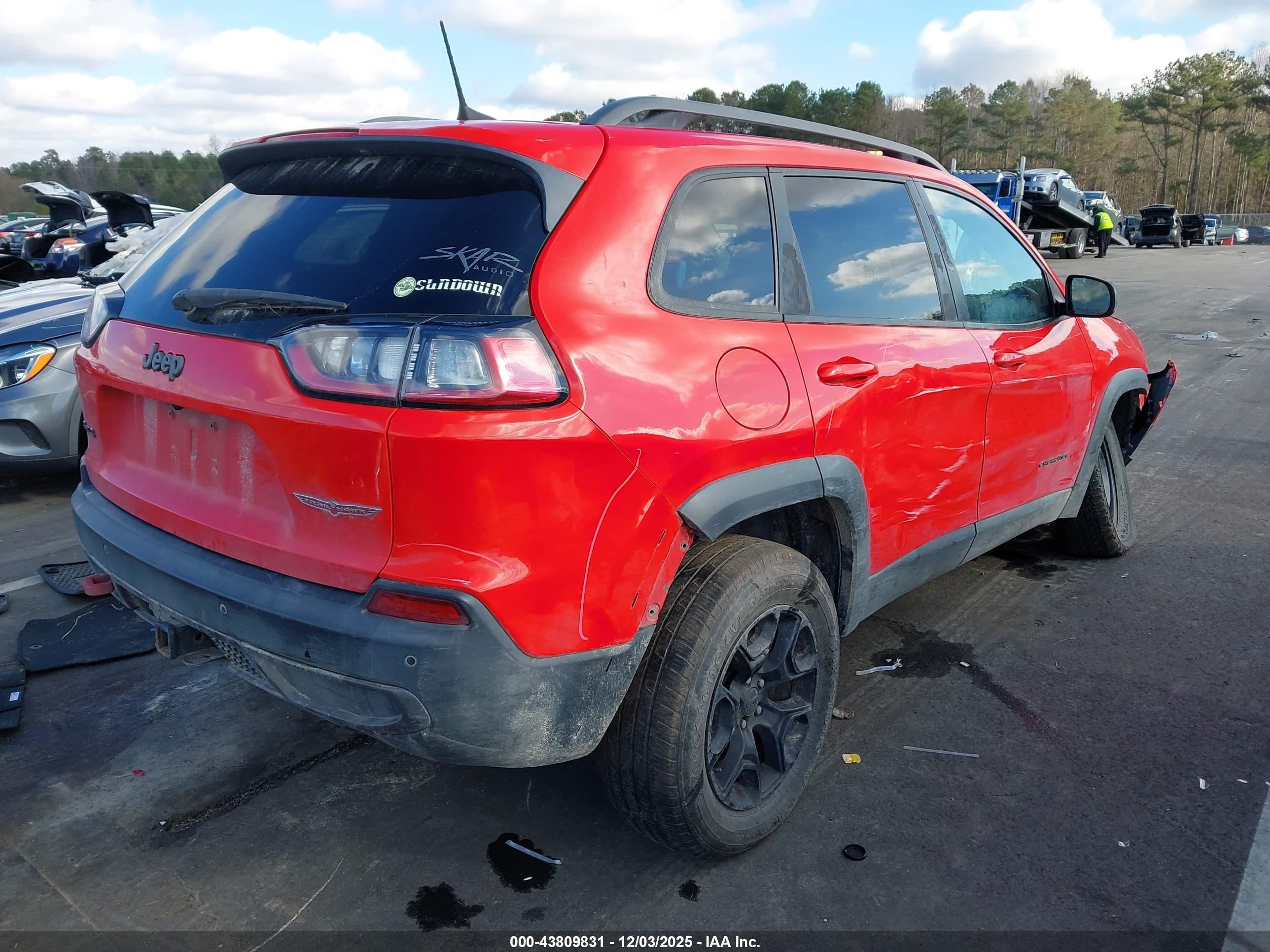 JEEP CHEROKEE image 4