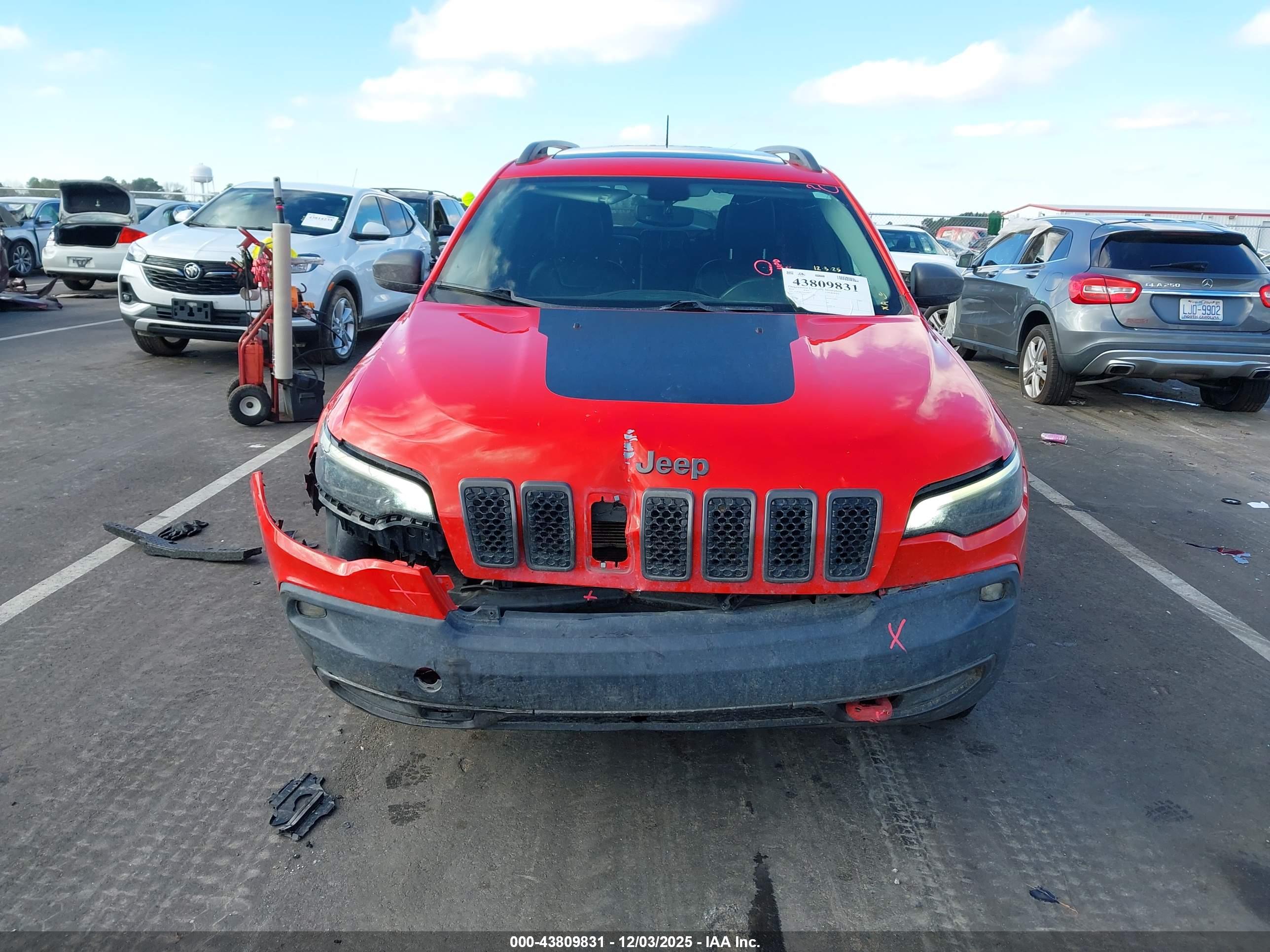 JEEP CHEROKEE image 6