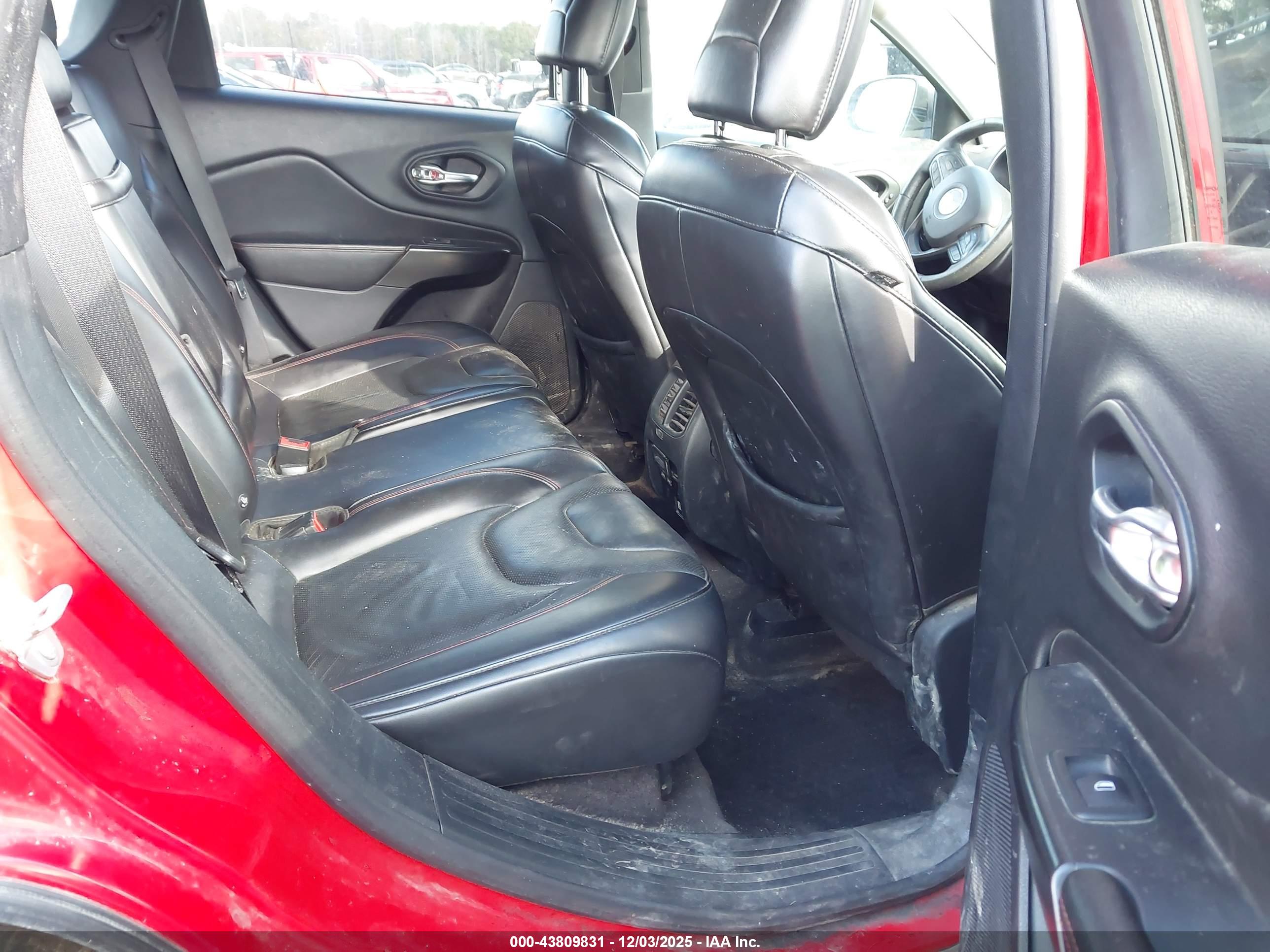 JEEP CHEROKEE image 8