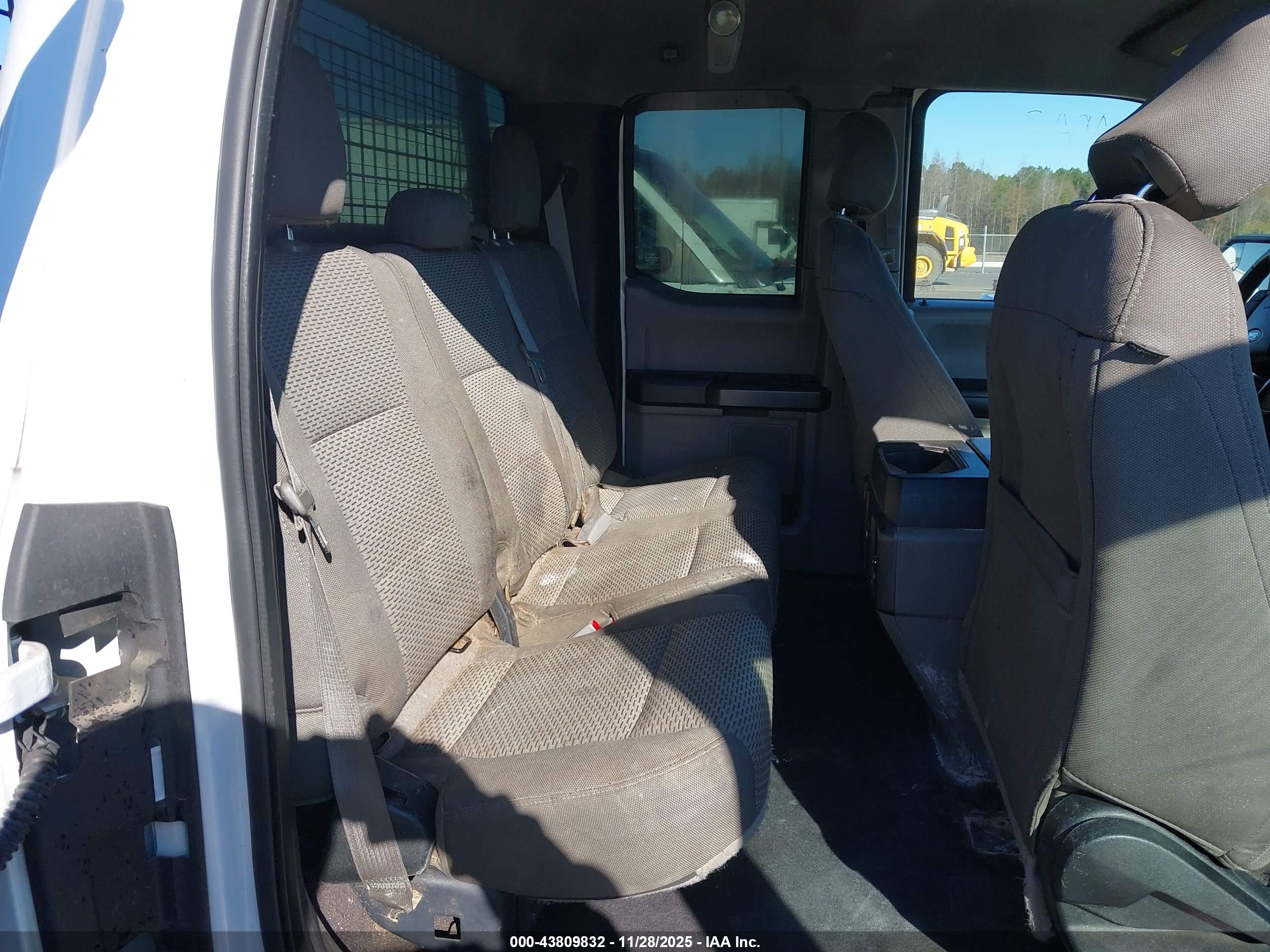 FORD F-150 image 8