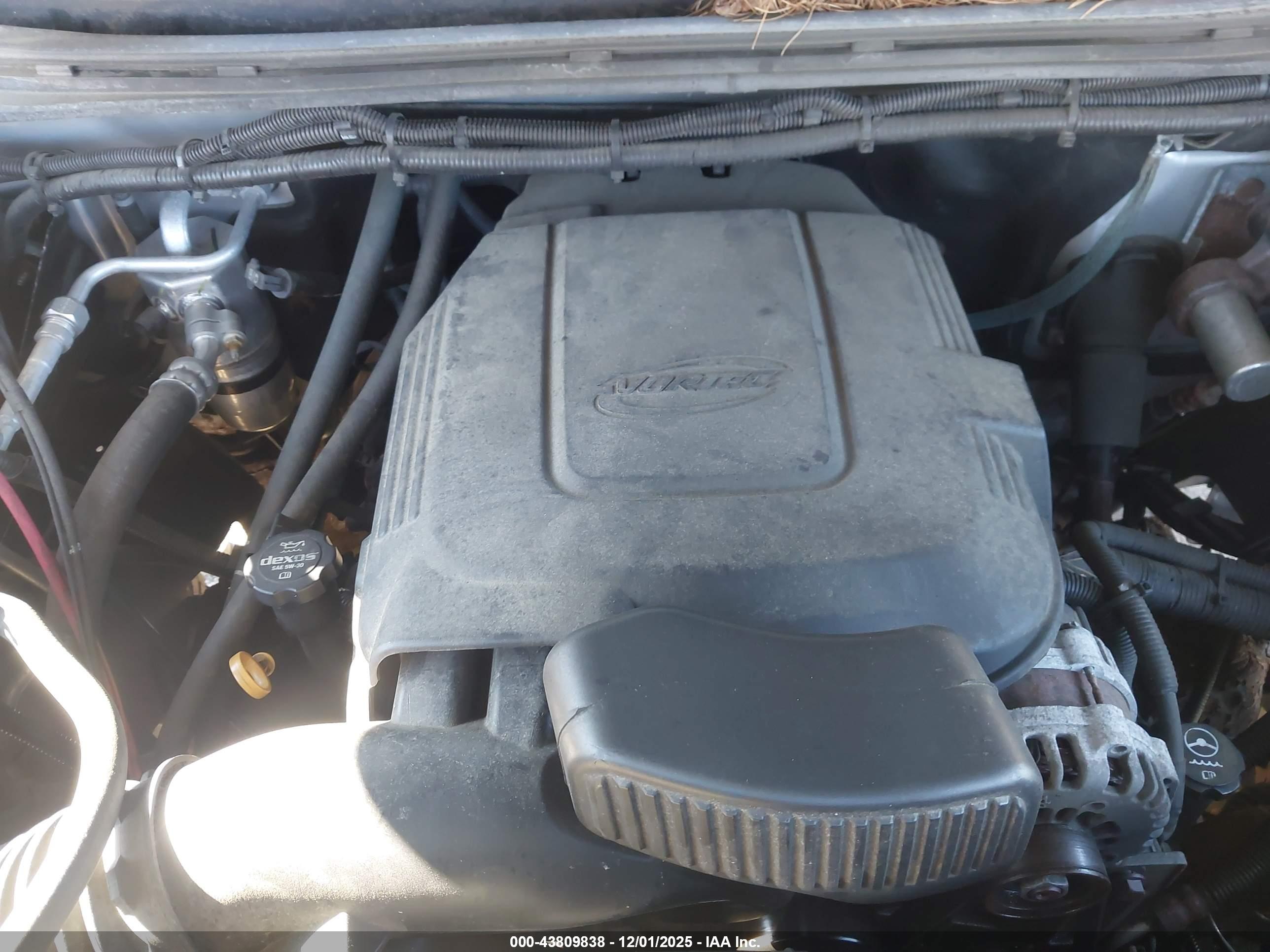 CHEVROLET SILVERADO image 10