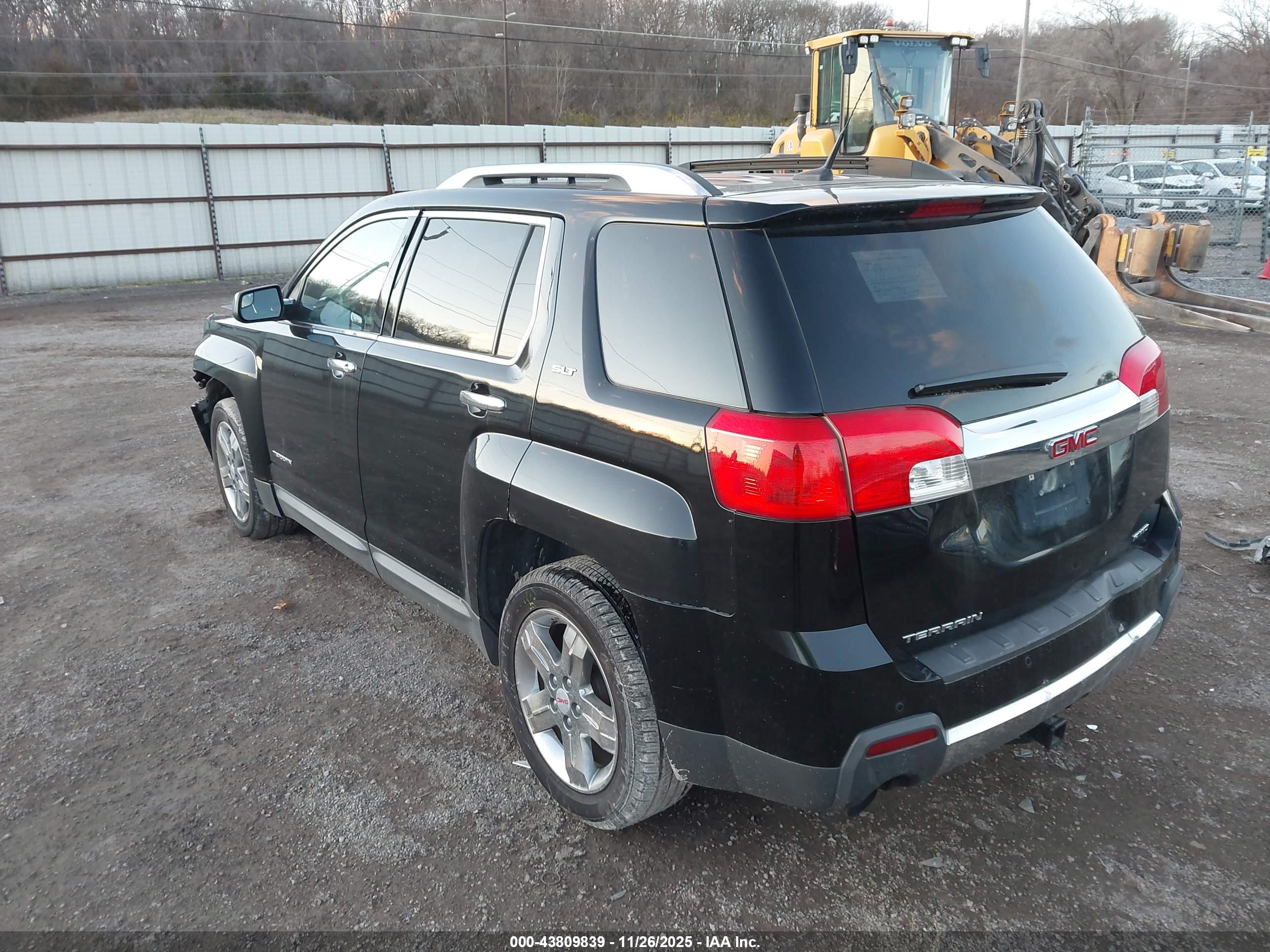 GMC TERRAIN image 3
