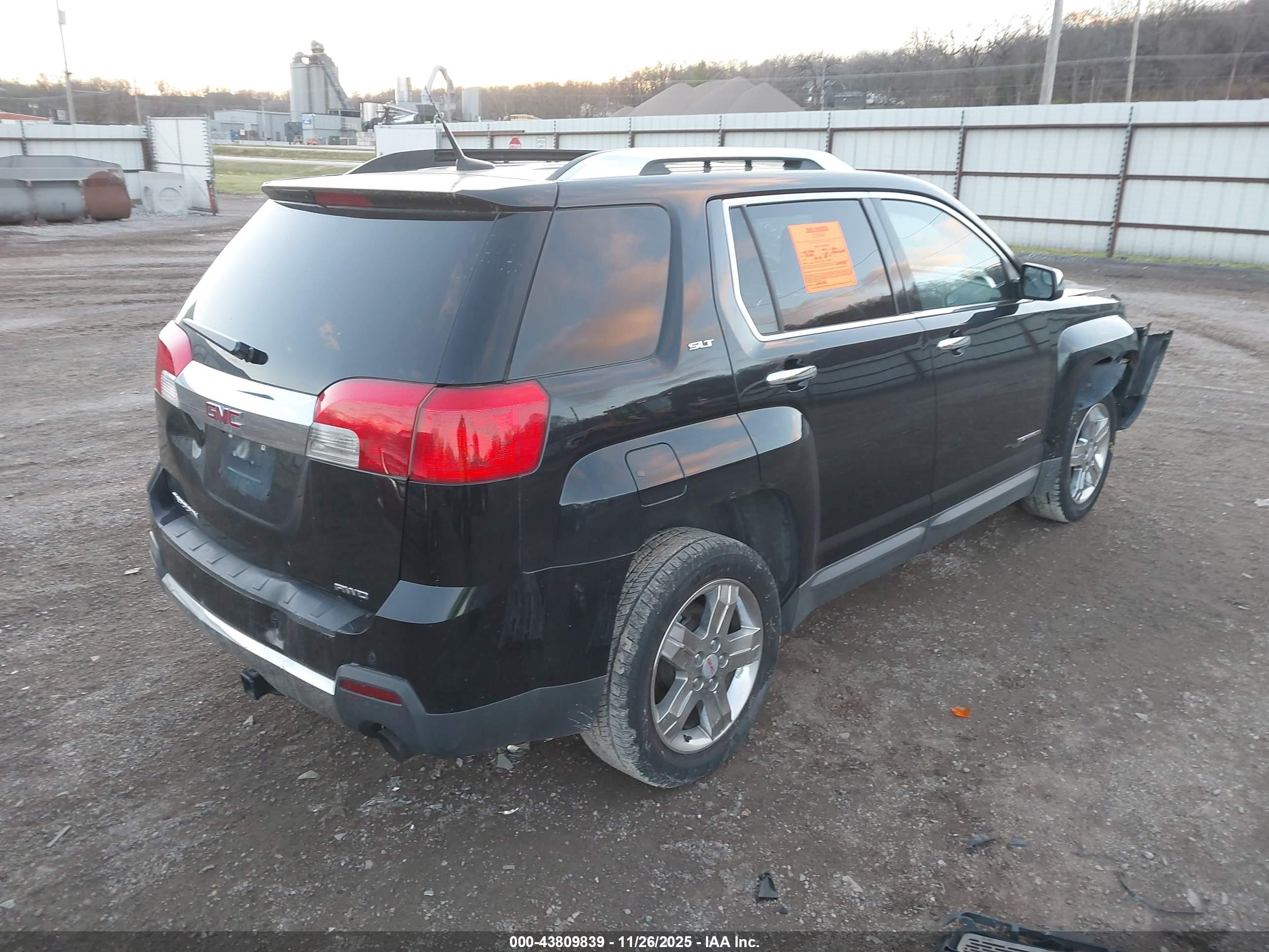 GMC TERRAIN image 4