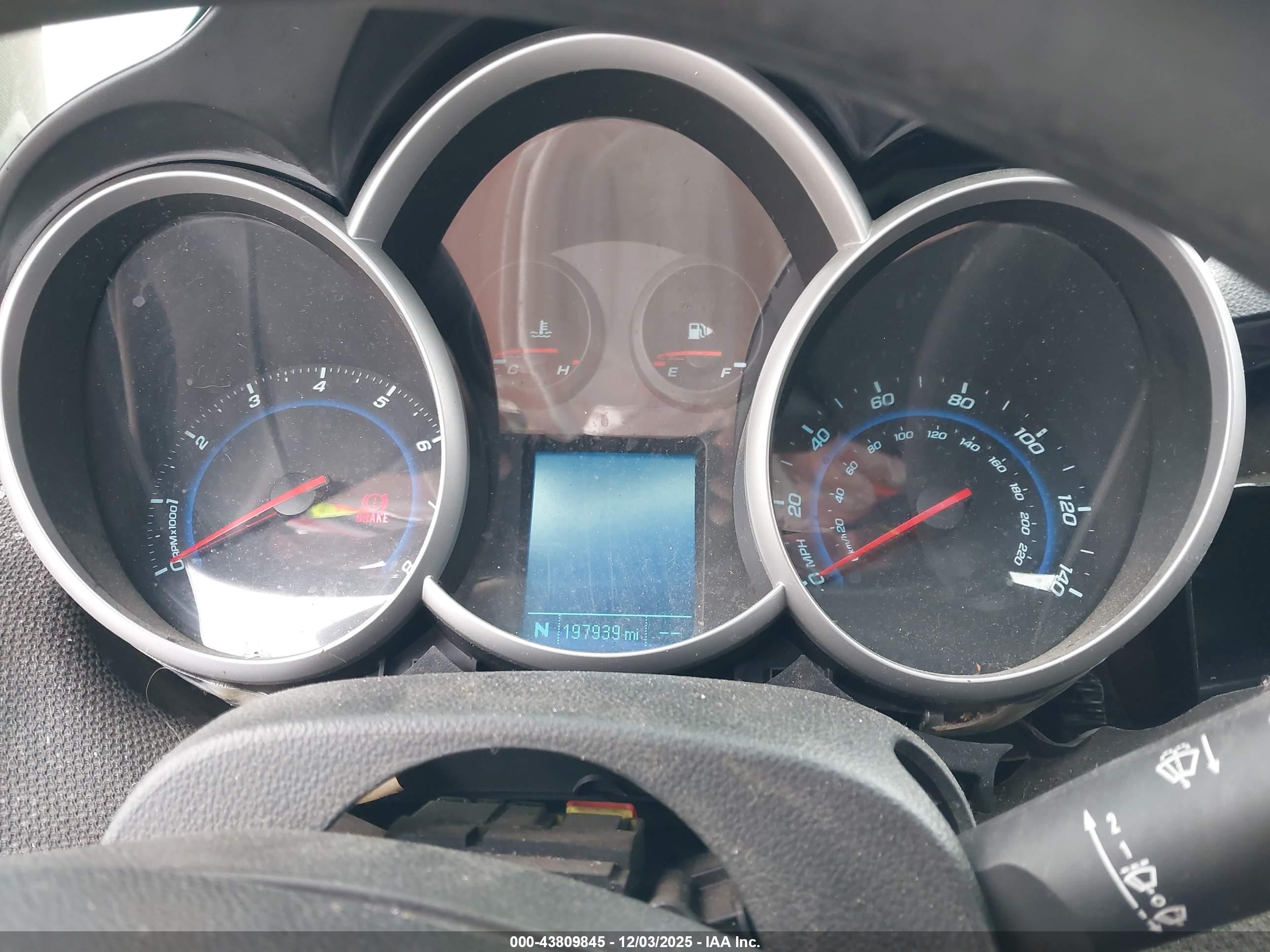 CHEVROLET CRUZE image 7