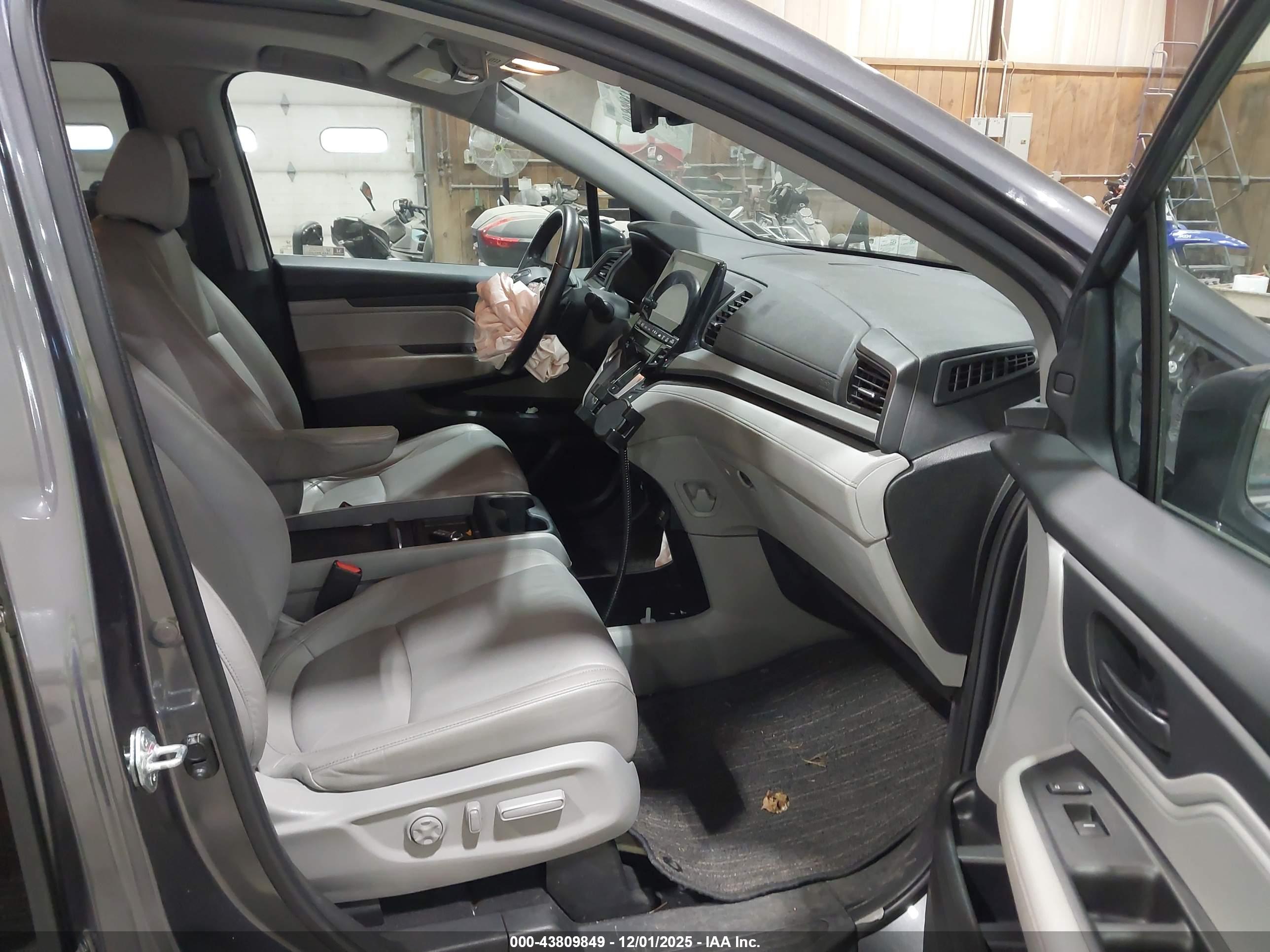 HONDA ODYSSEY image 5