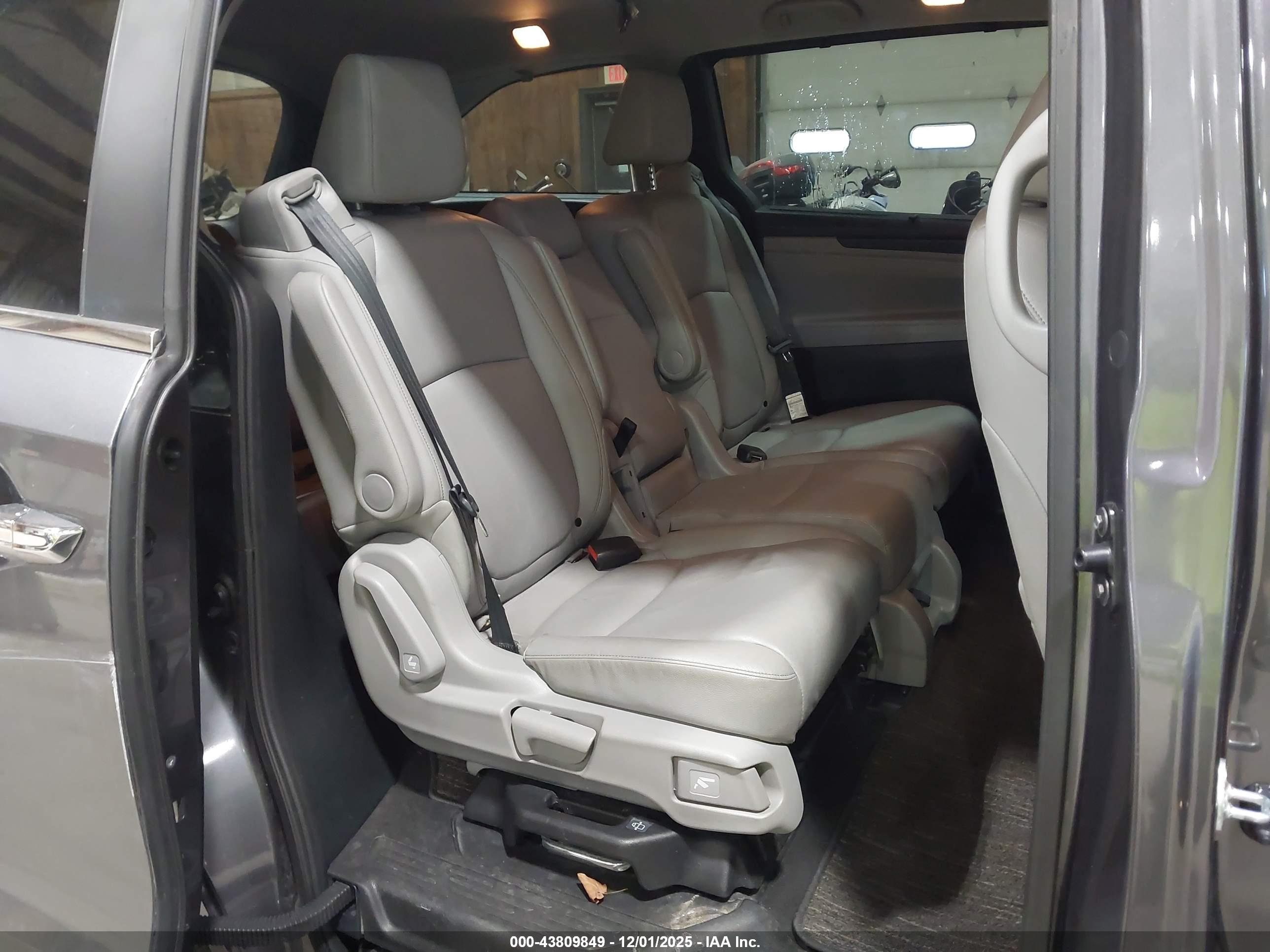 HONDA ODYSSEY image 8