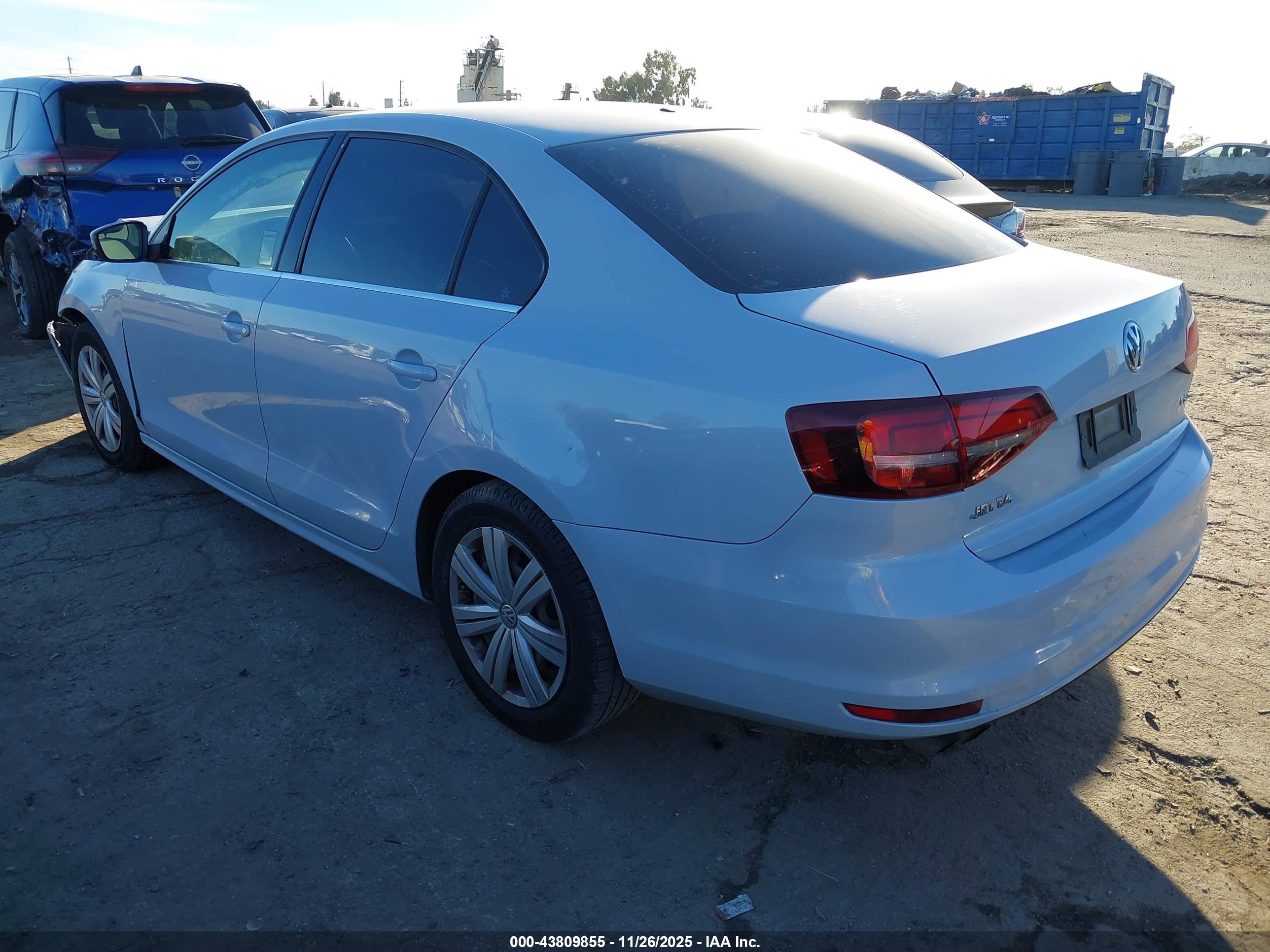 VOLKSWAGEN JETTA image 3