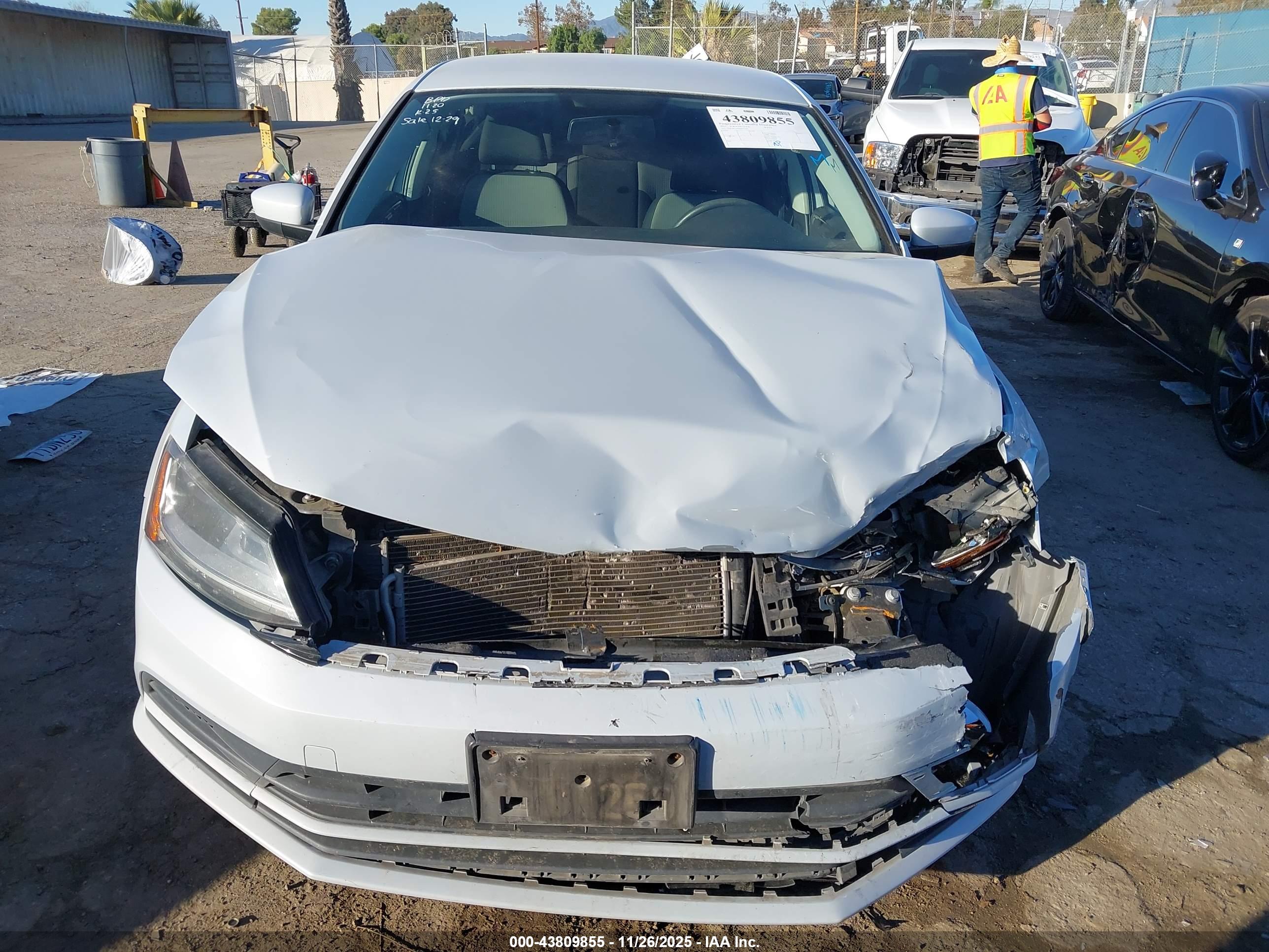 VOLKSWAGEN JETTA image 6