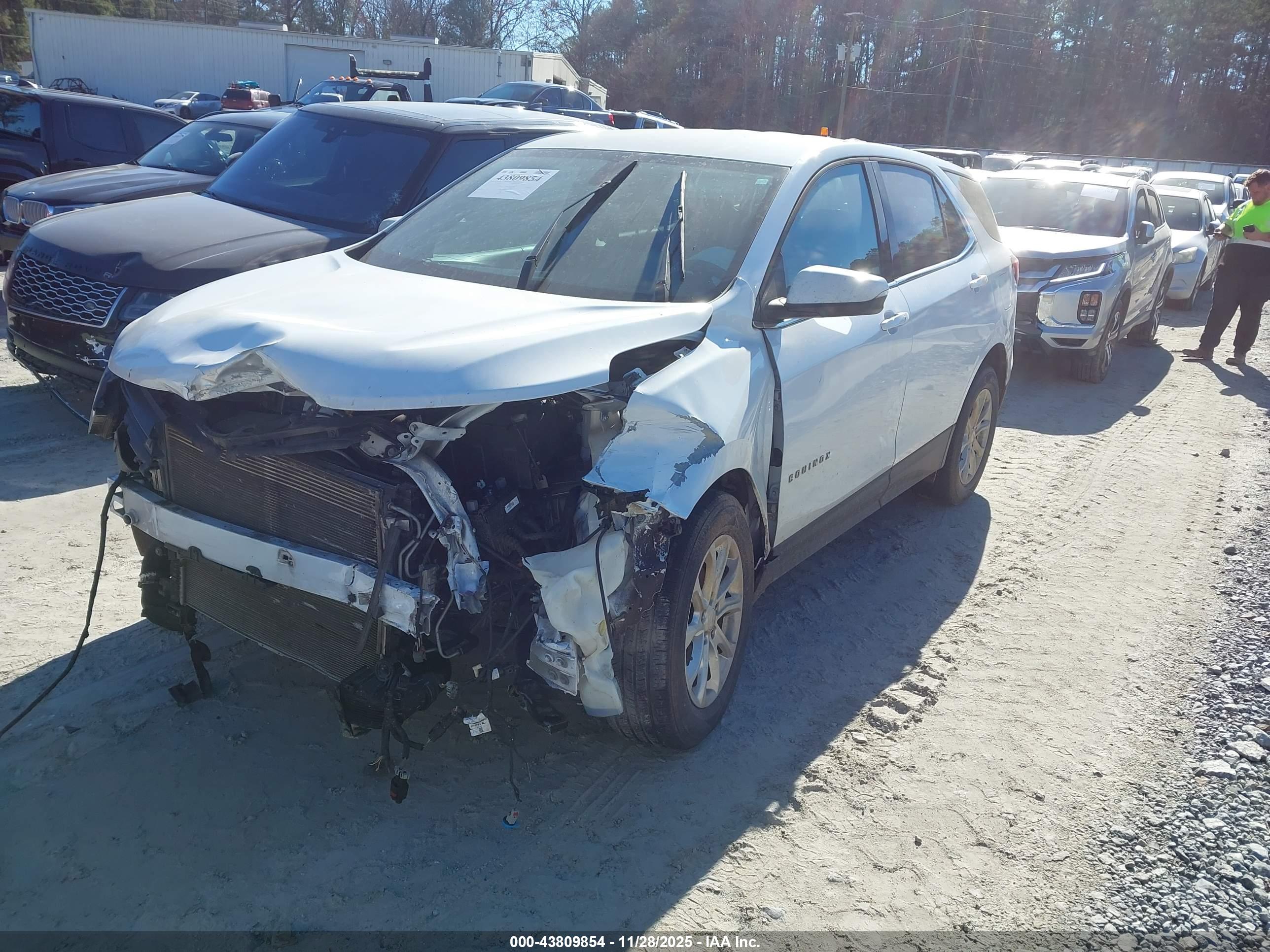 CHEVROLET EQUINOX image 2