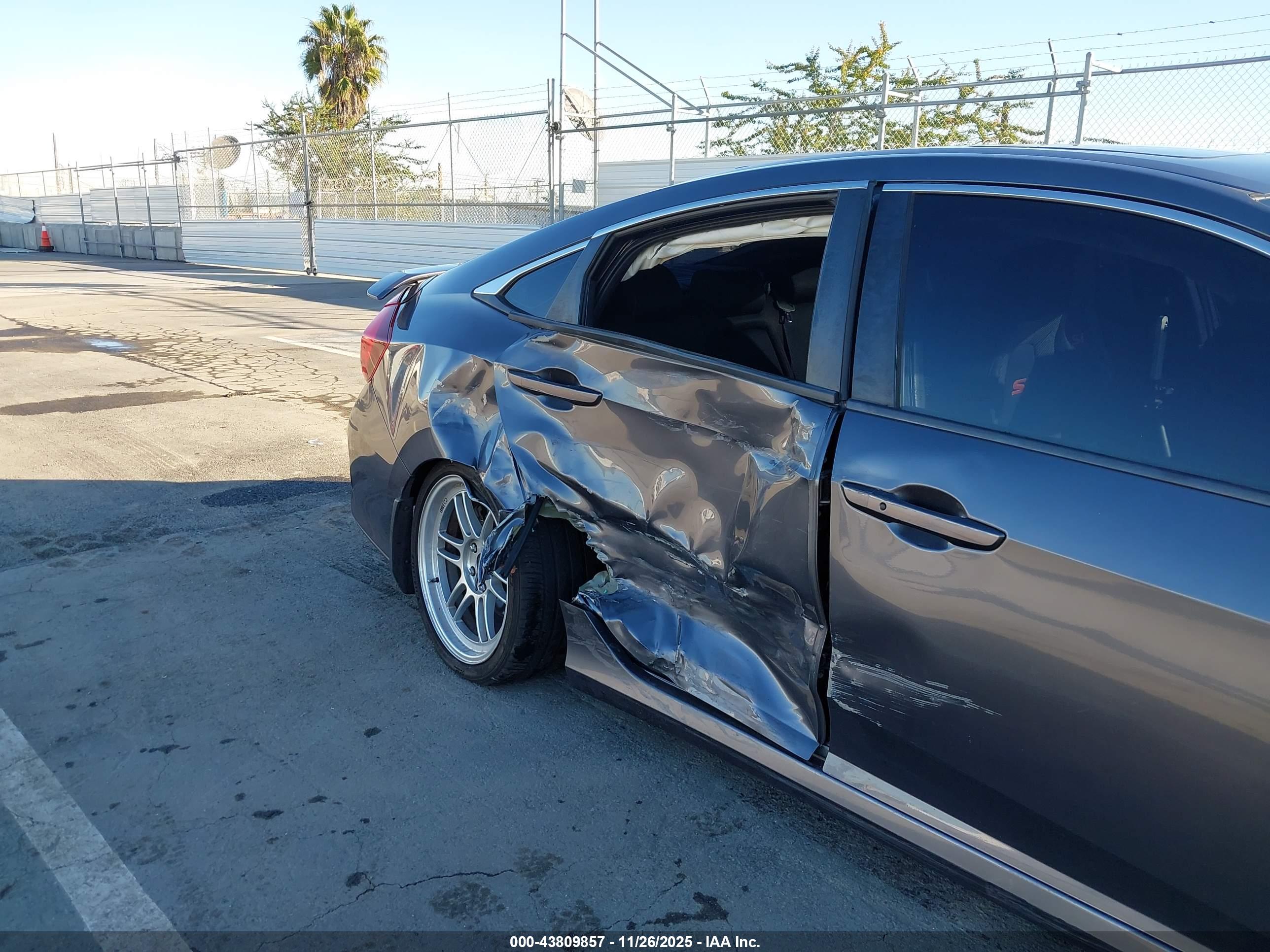 HONDA CIVIC image 6
