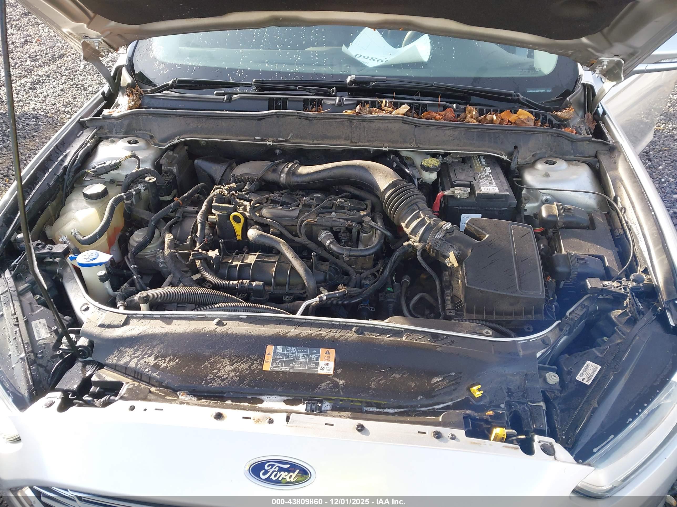 FORD FUSION image 10