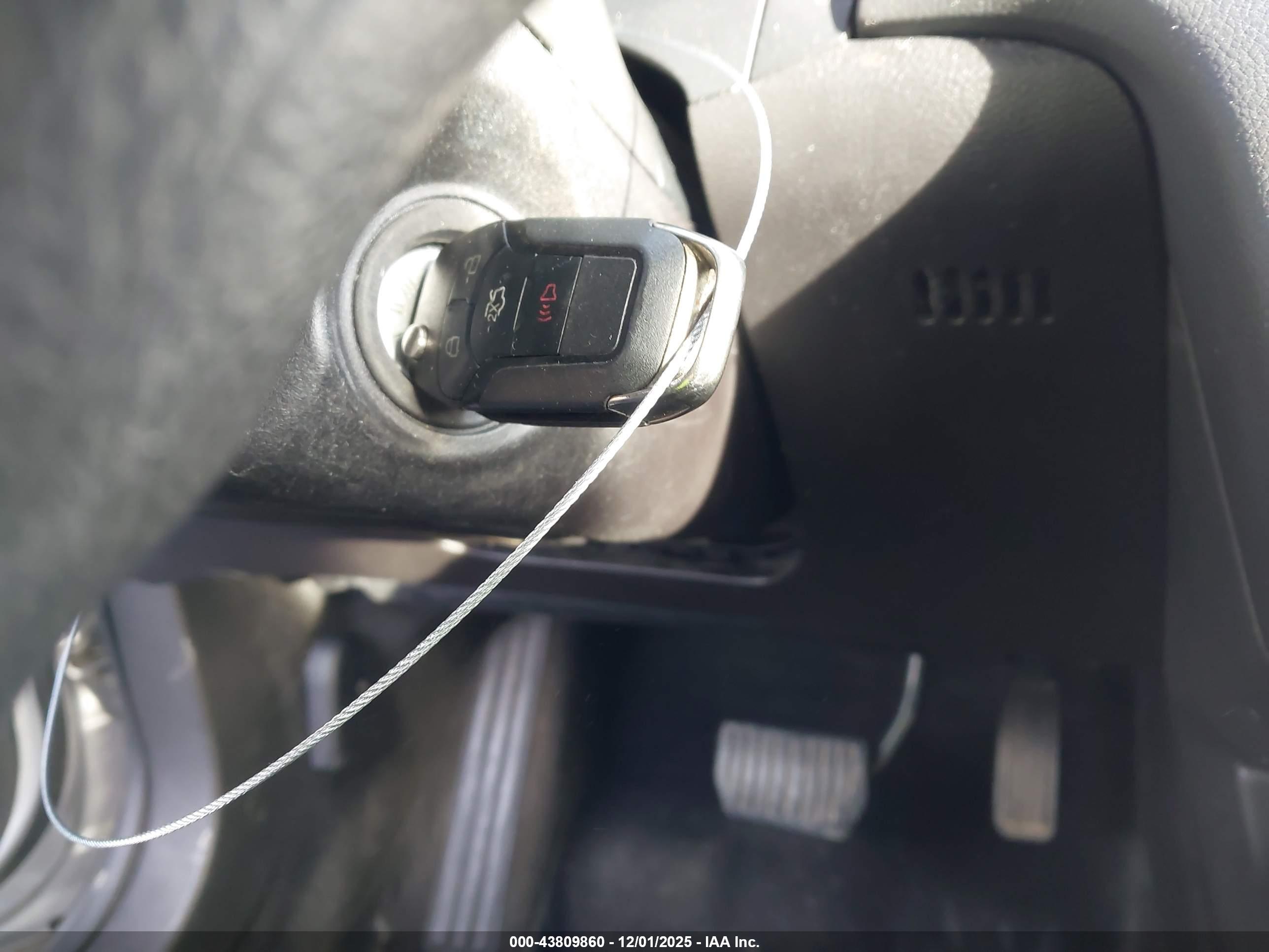 FORD FUSION image 11