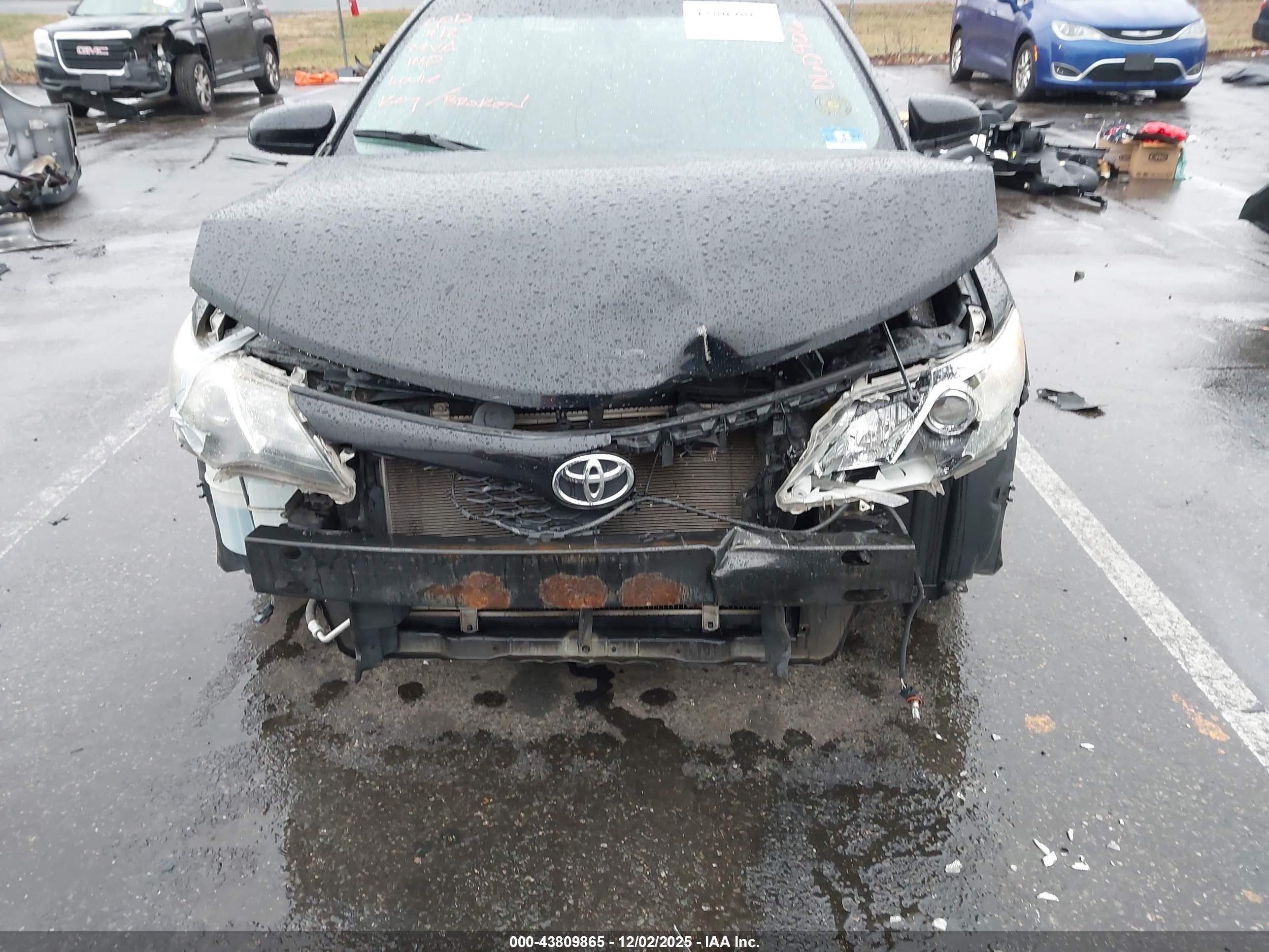 TOYOTA CAMRY image 6