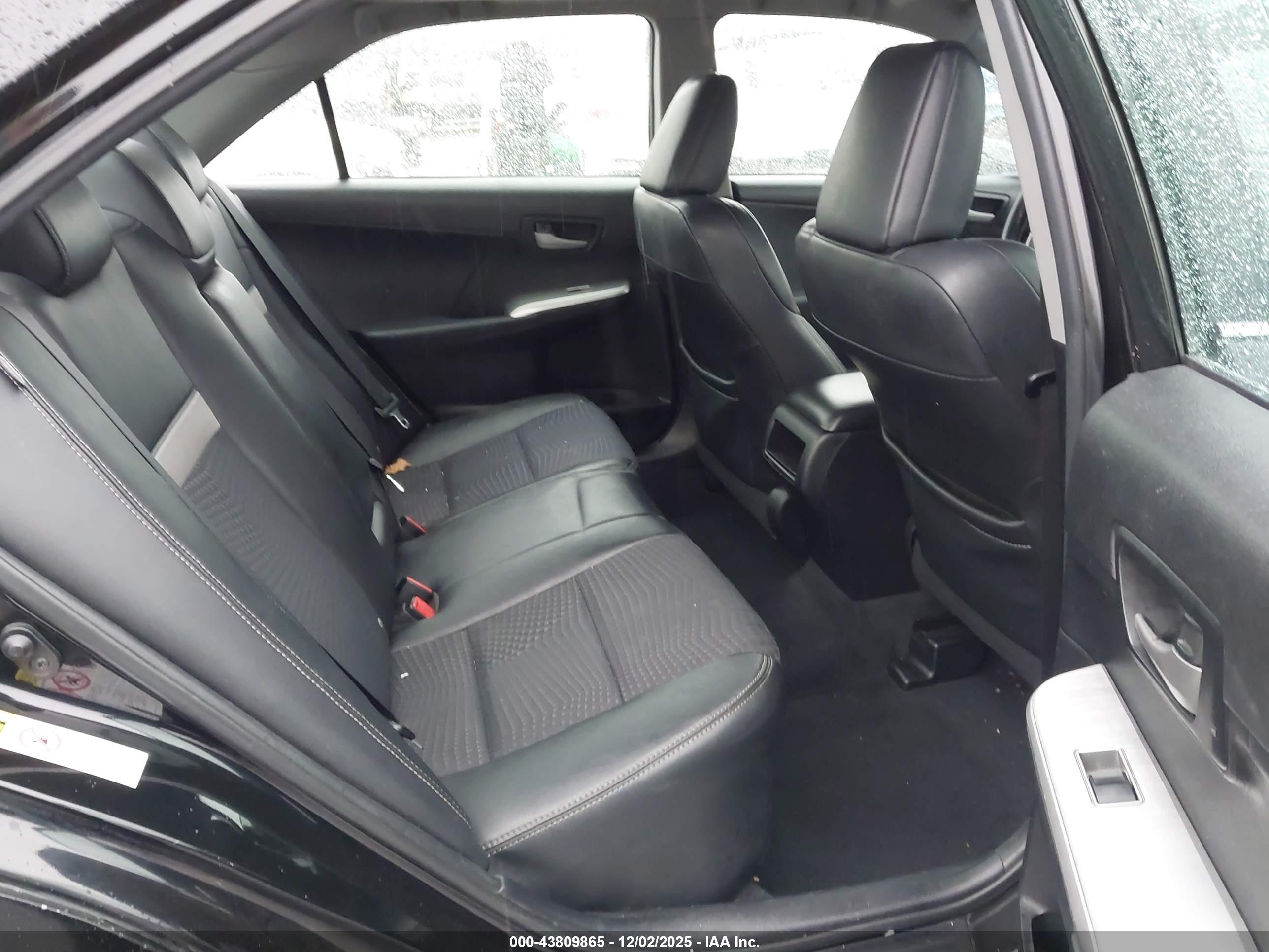 TOYOTA CAMRY image 8