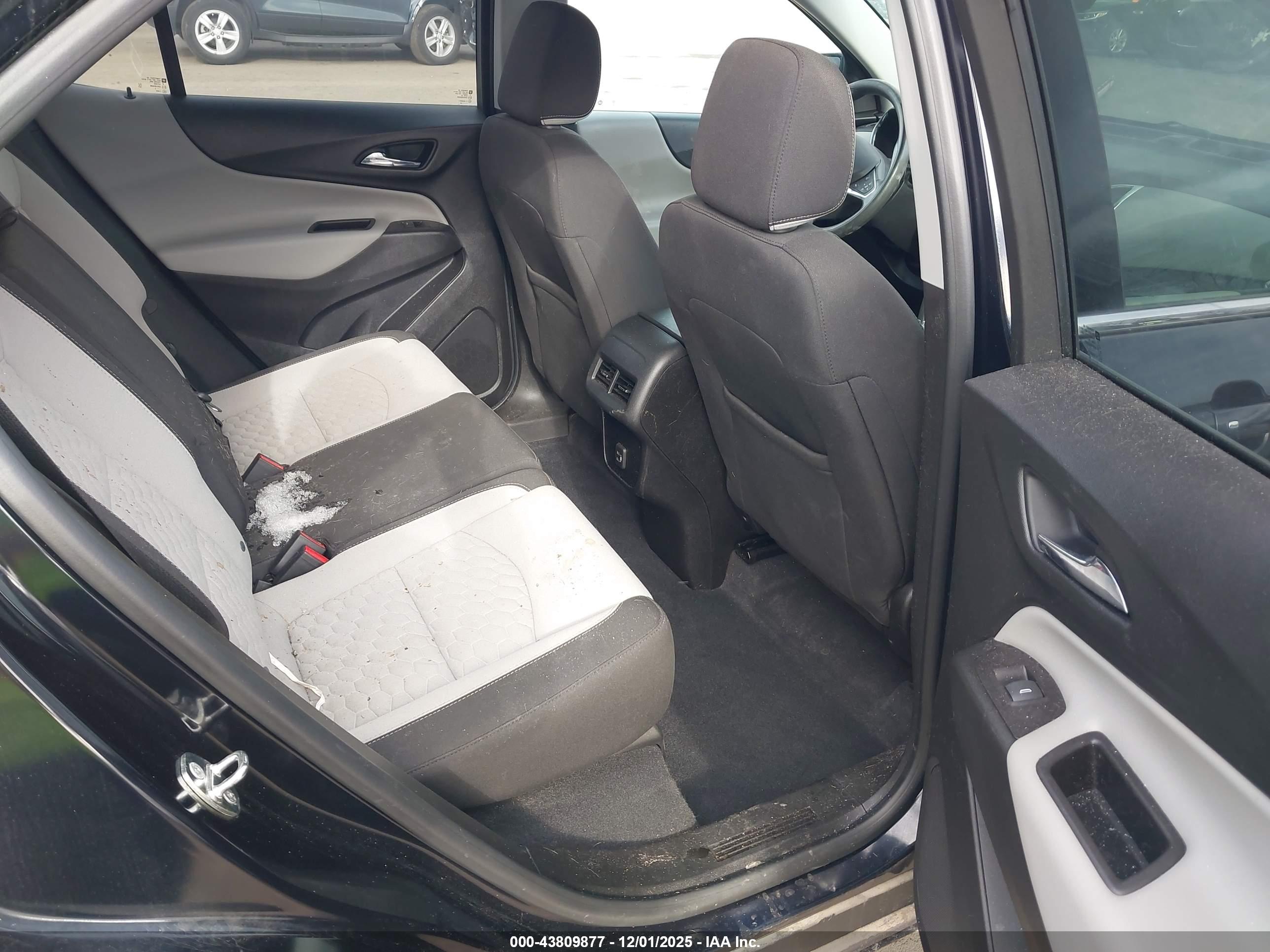 CHEVROLET EQUINOX image 8