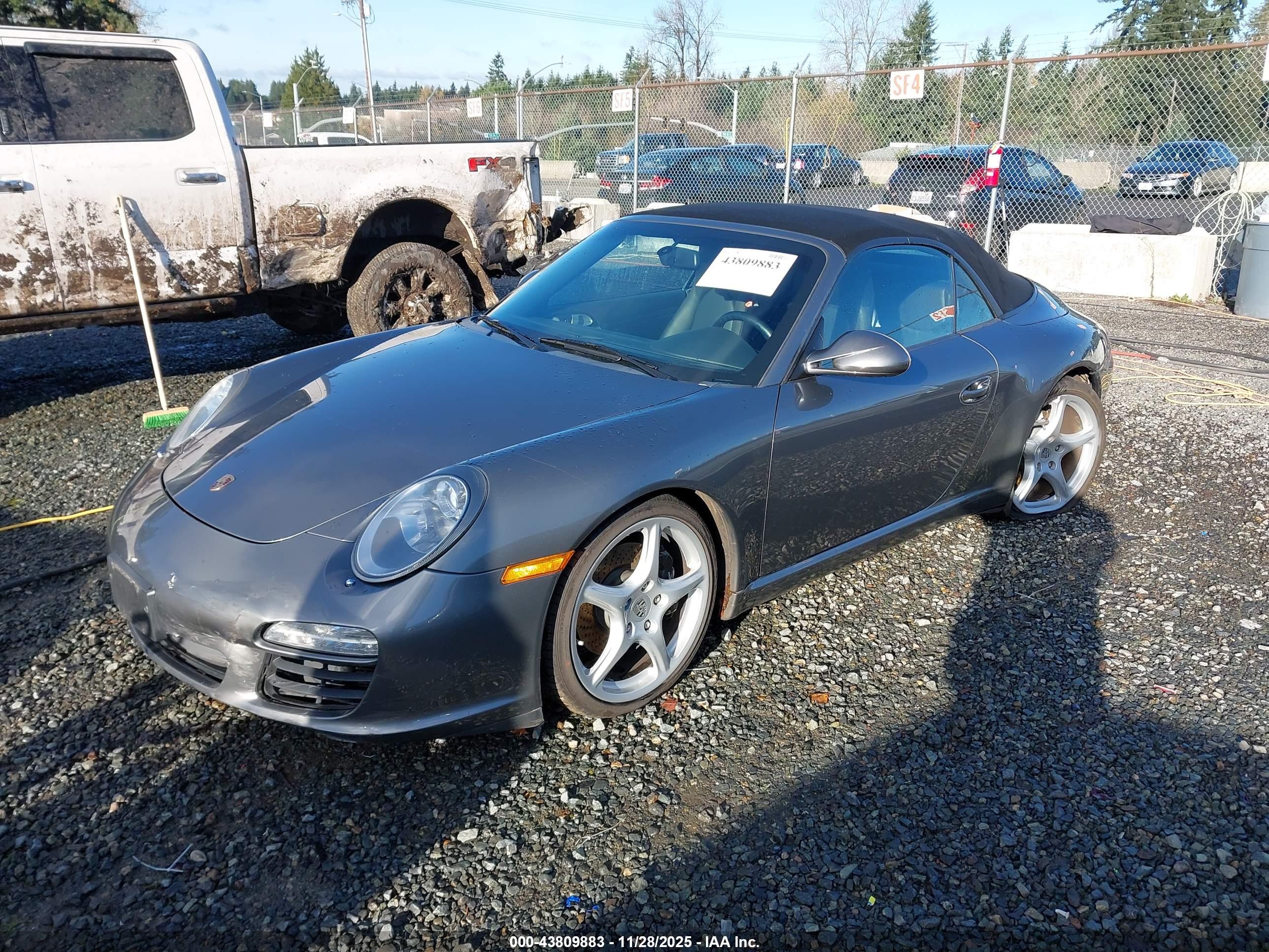 PORSCHE 911 image 2