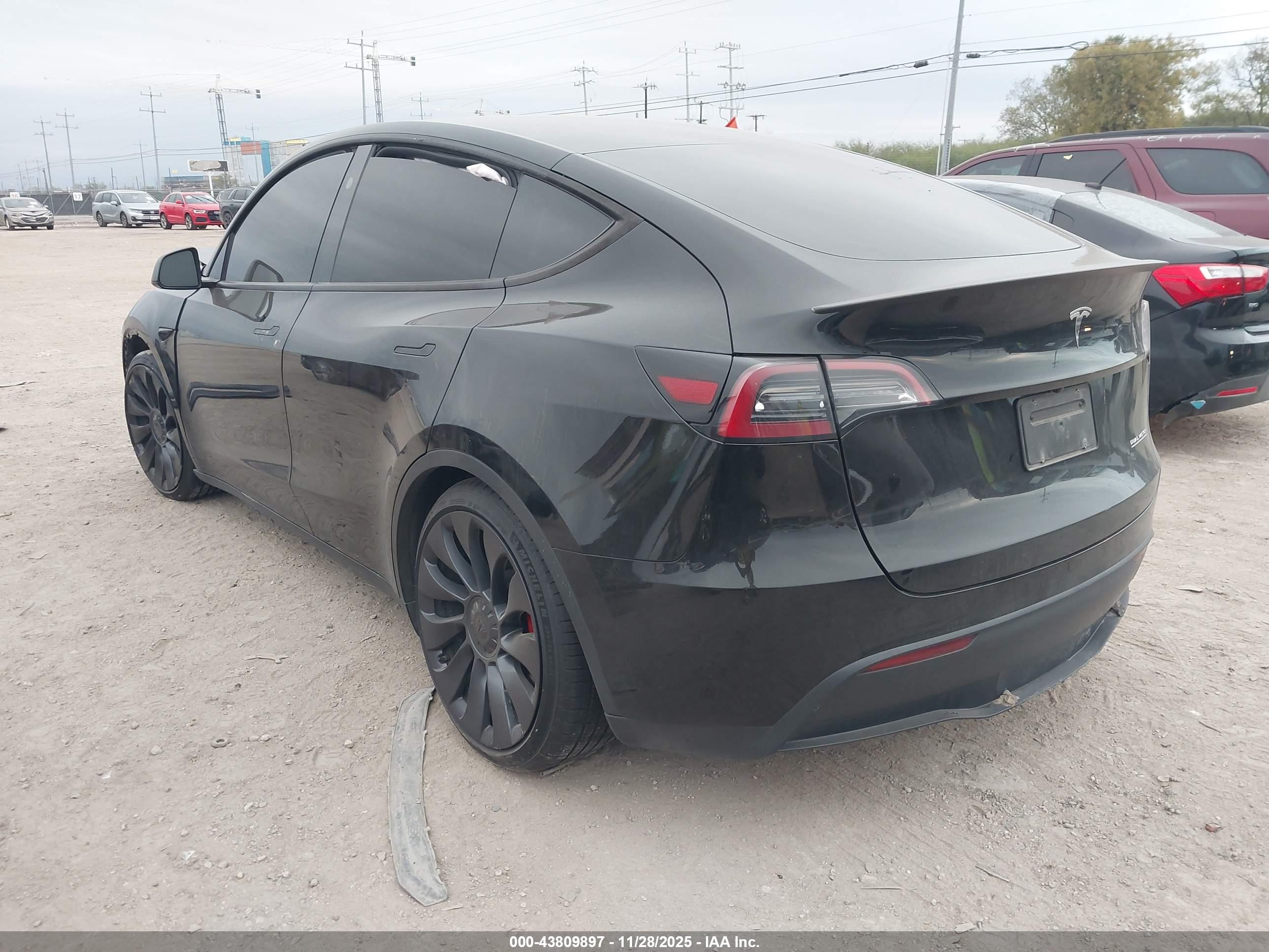 TESLA MODEL image 3
