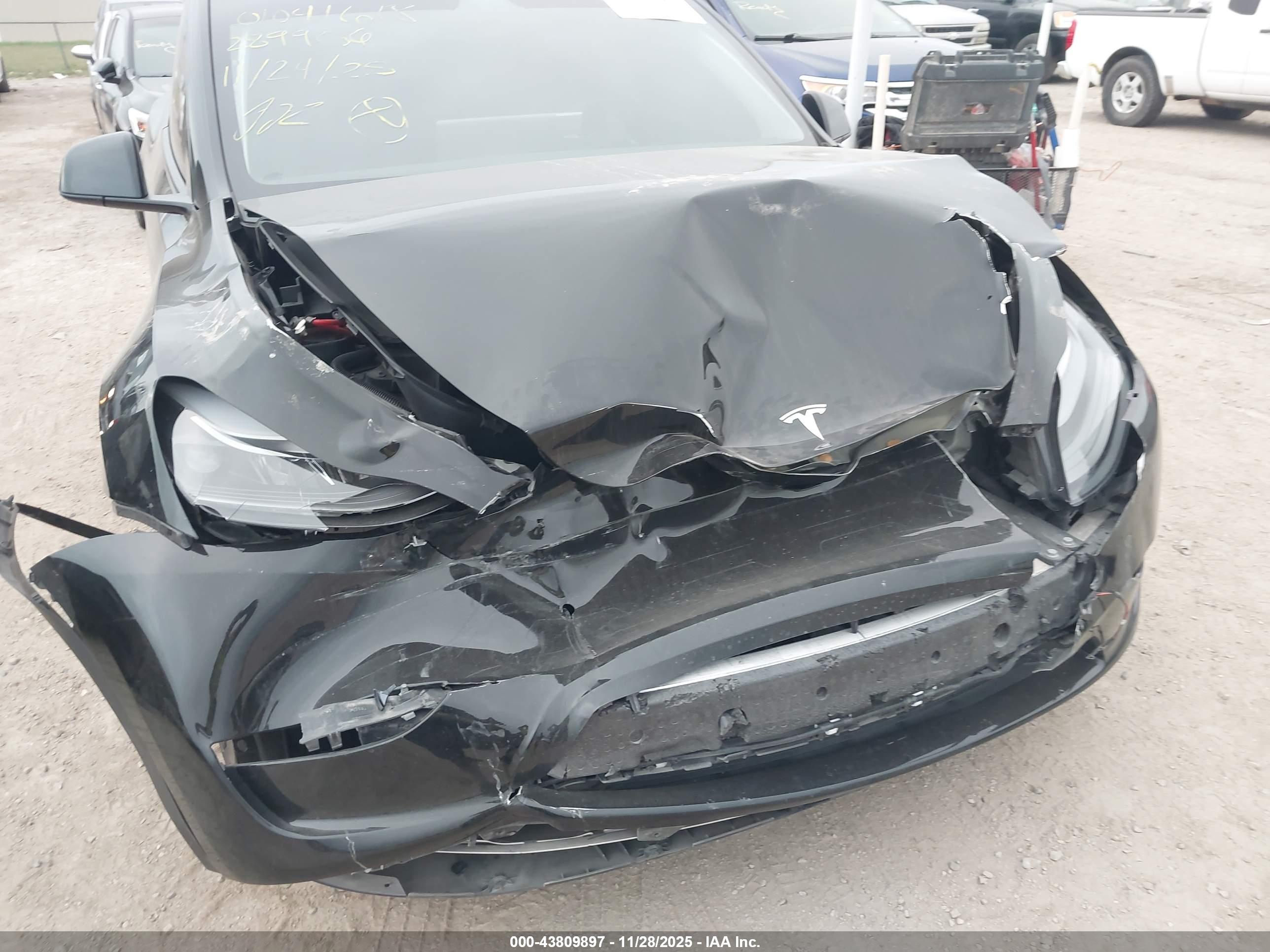 TESLA MODEL image 6