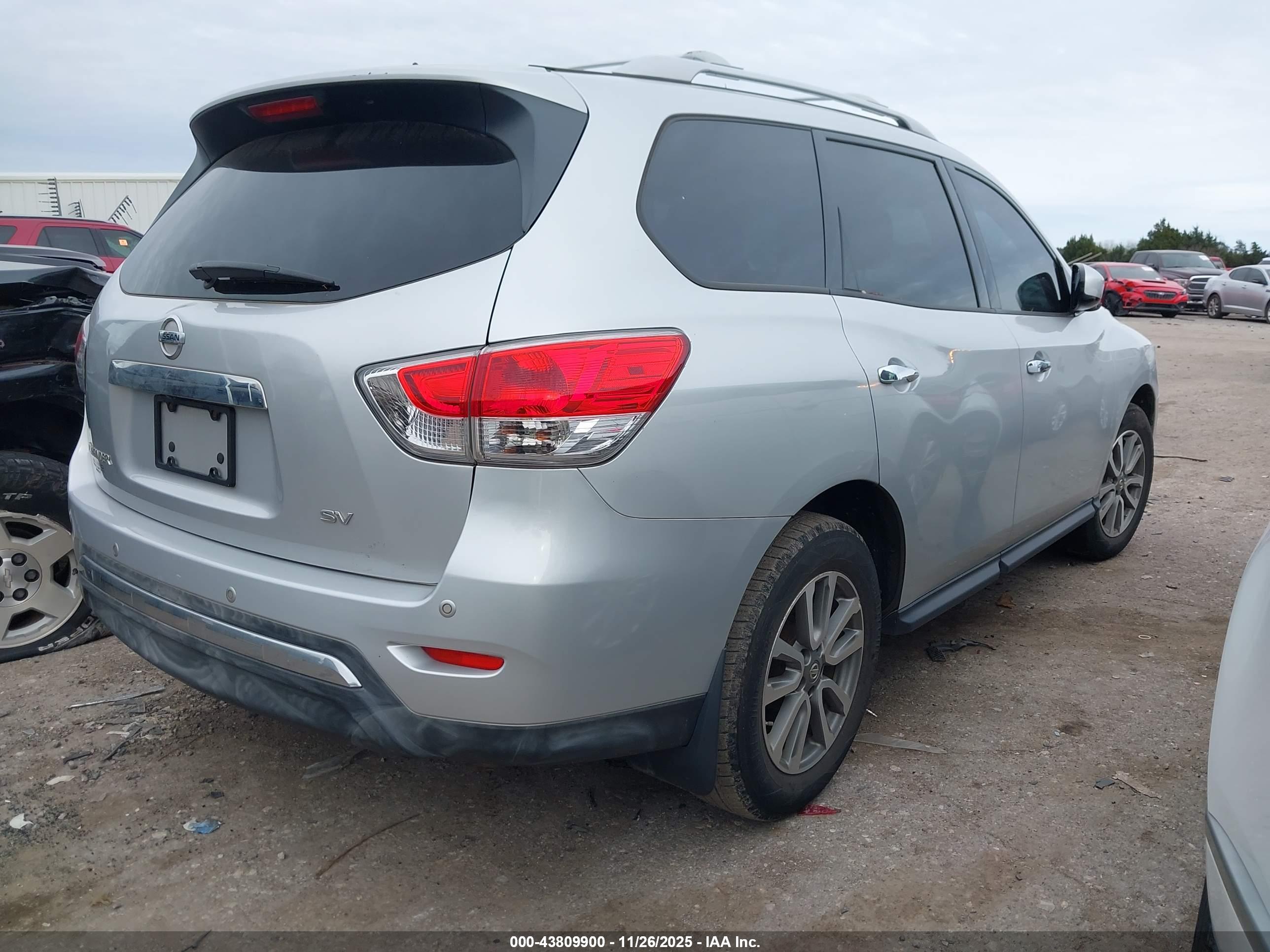 NISSAN PATHFINDER image 4