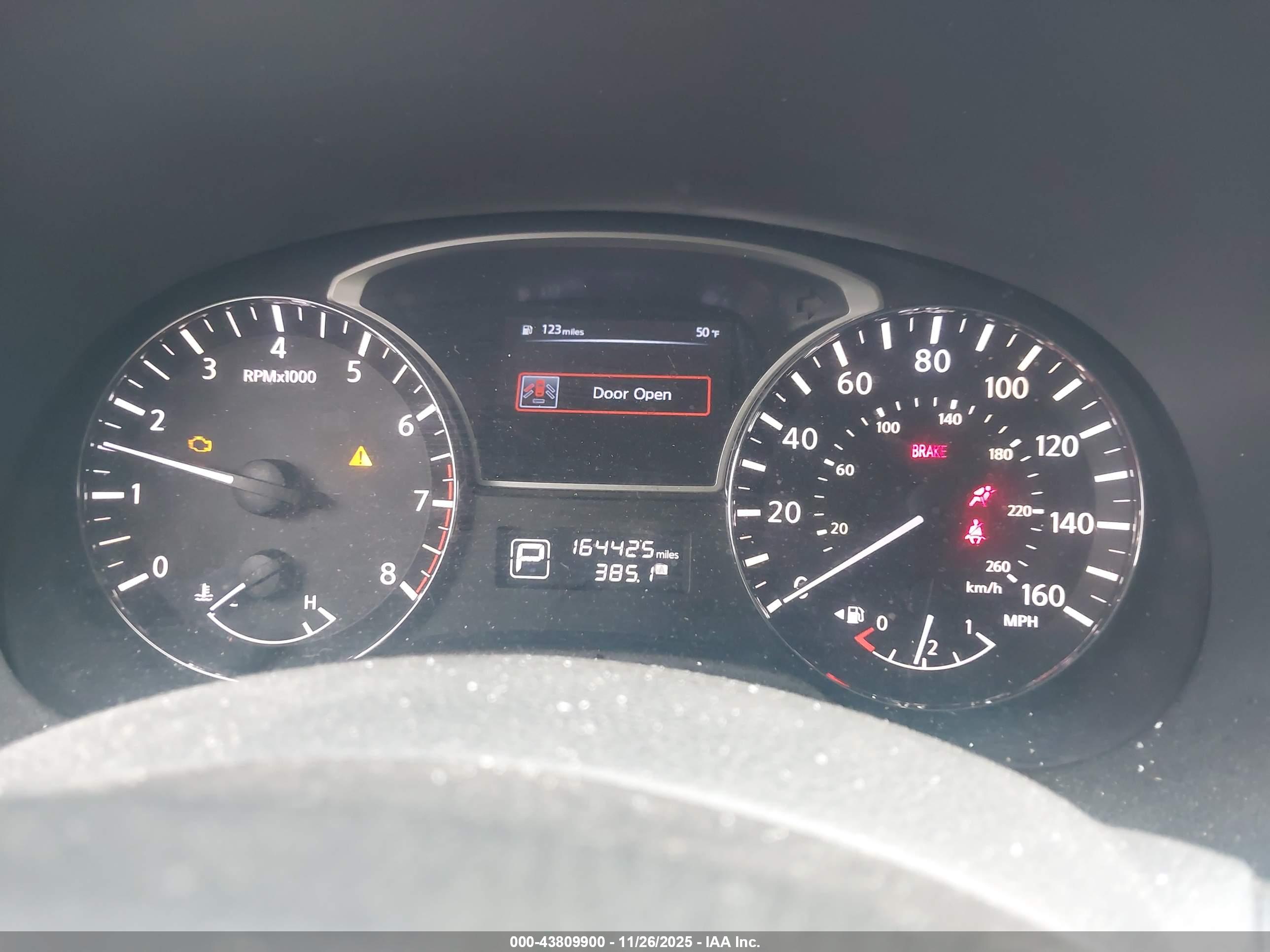 NISSAN PATHFINDER image 7