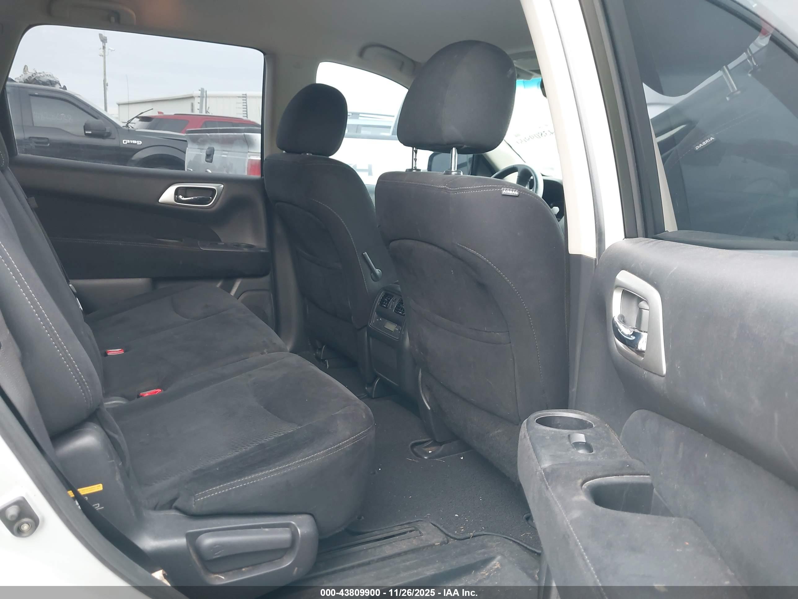NISSAN PATHFINDER image 8