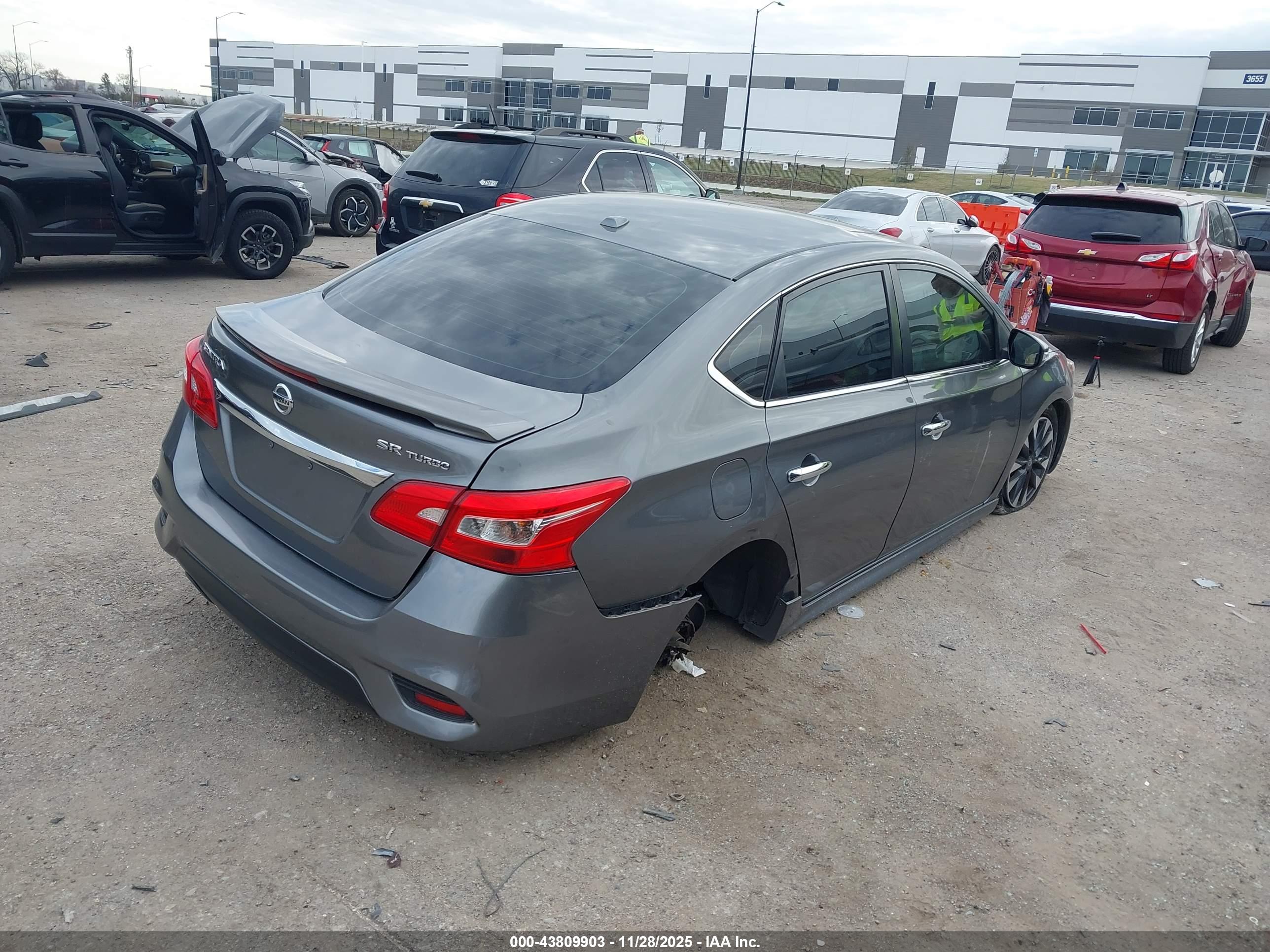 NISSAN SENTRA image 4