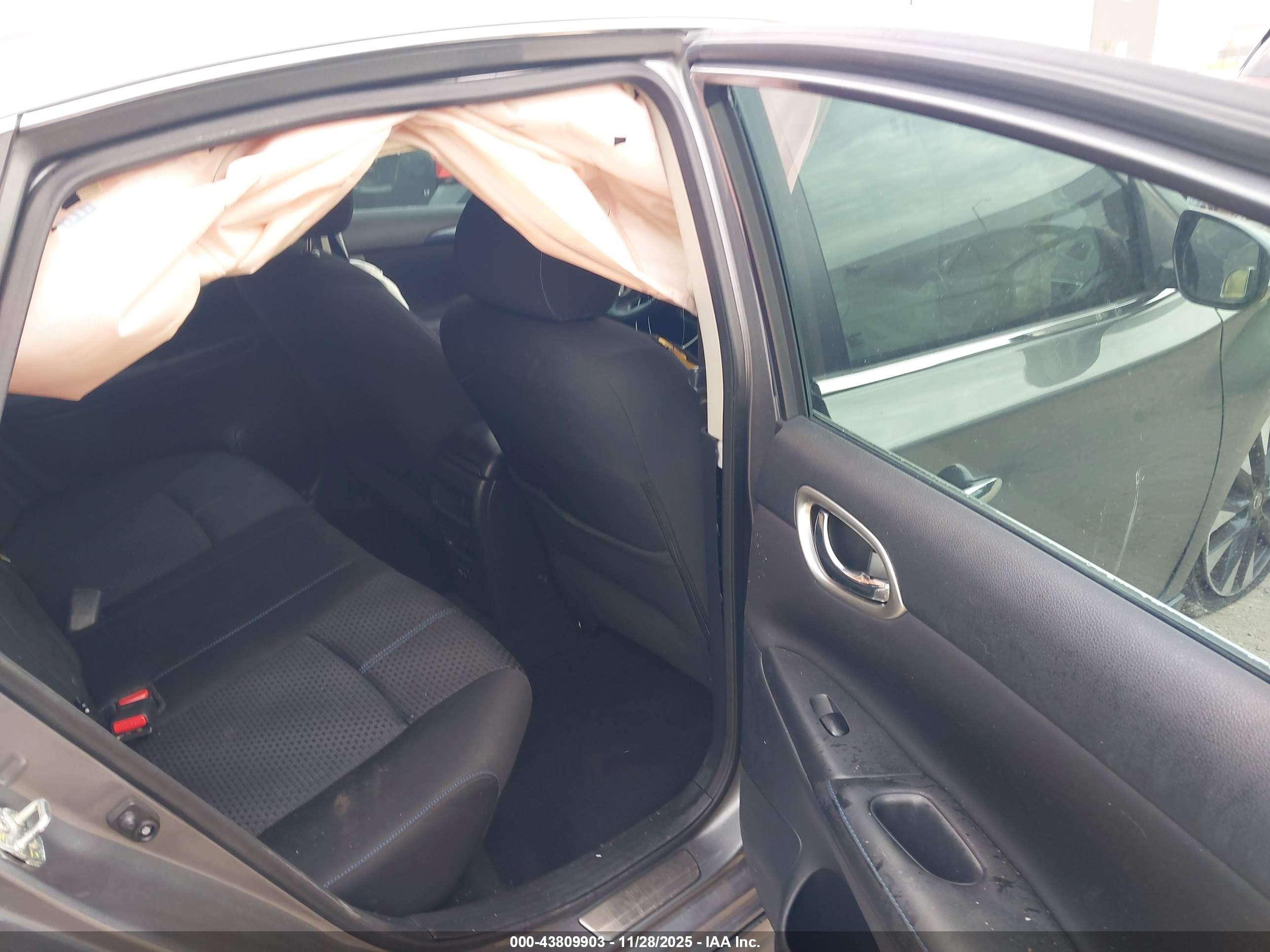 NISSAN SENTRA image 8